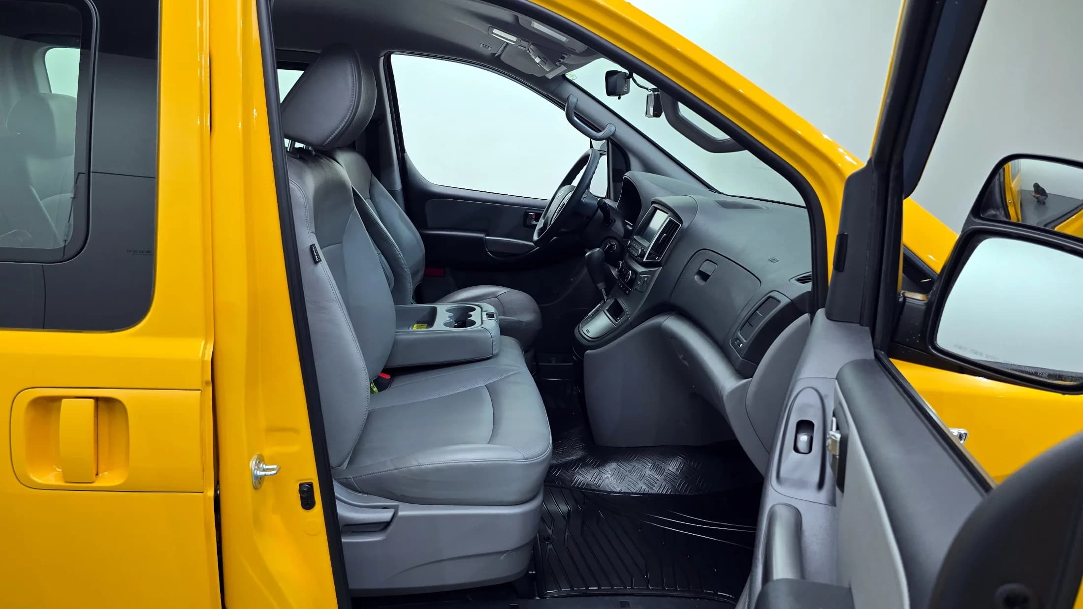 Hyundai Starex School Bus LPi, 2021 г. 56282 км. — фото 10