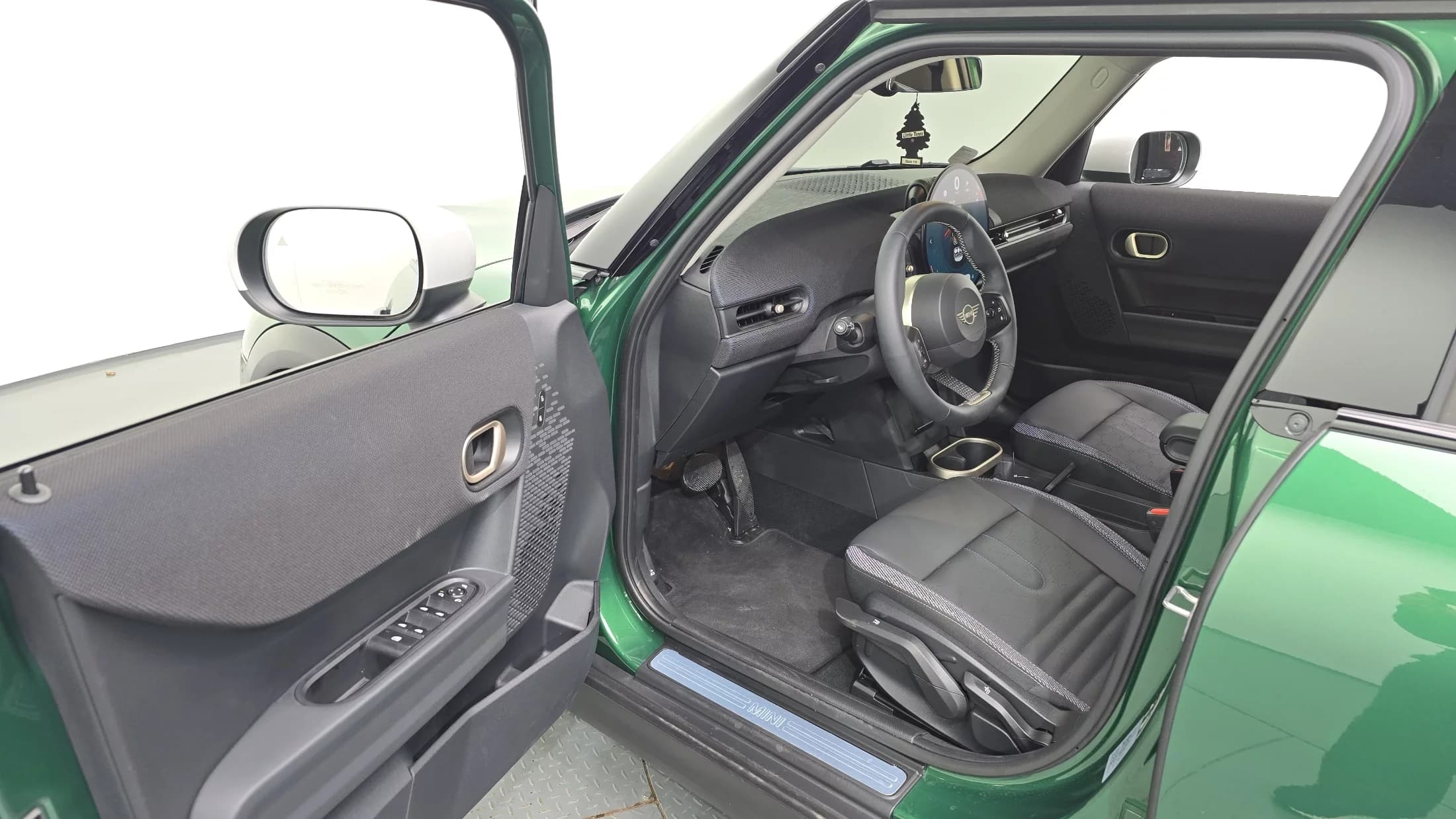 MINI Cooper 5Door Classic Third Generation, 2025 г. 1714 км. — фото 10