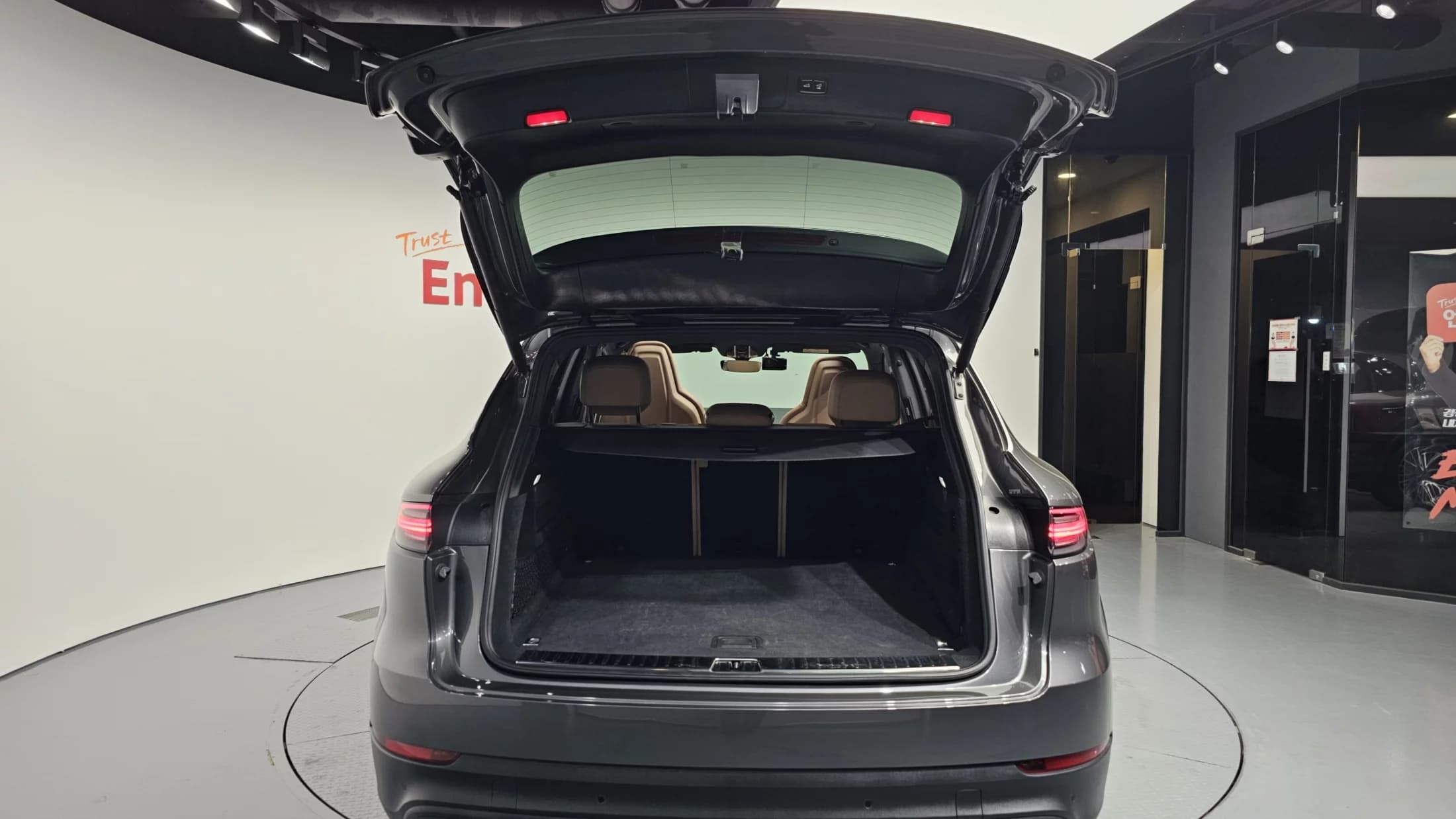 Porsche CAYENNE 3.0 E-Hybrid, гибрид, 2021 г. 70288 км. — фото 20