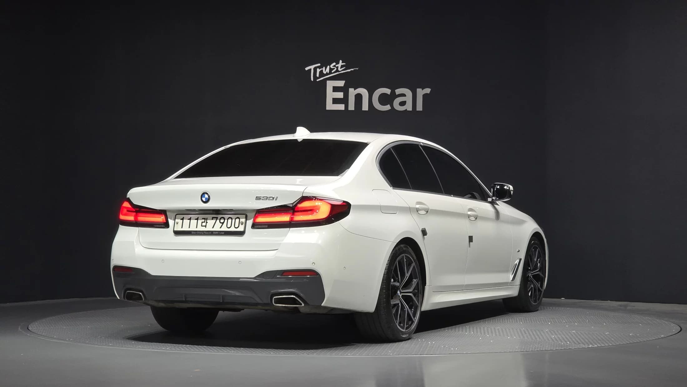 BMW 5-Series 530i M Sport Package, 2021 г. 140421 км. — фото 2