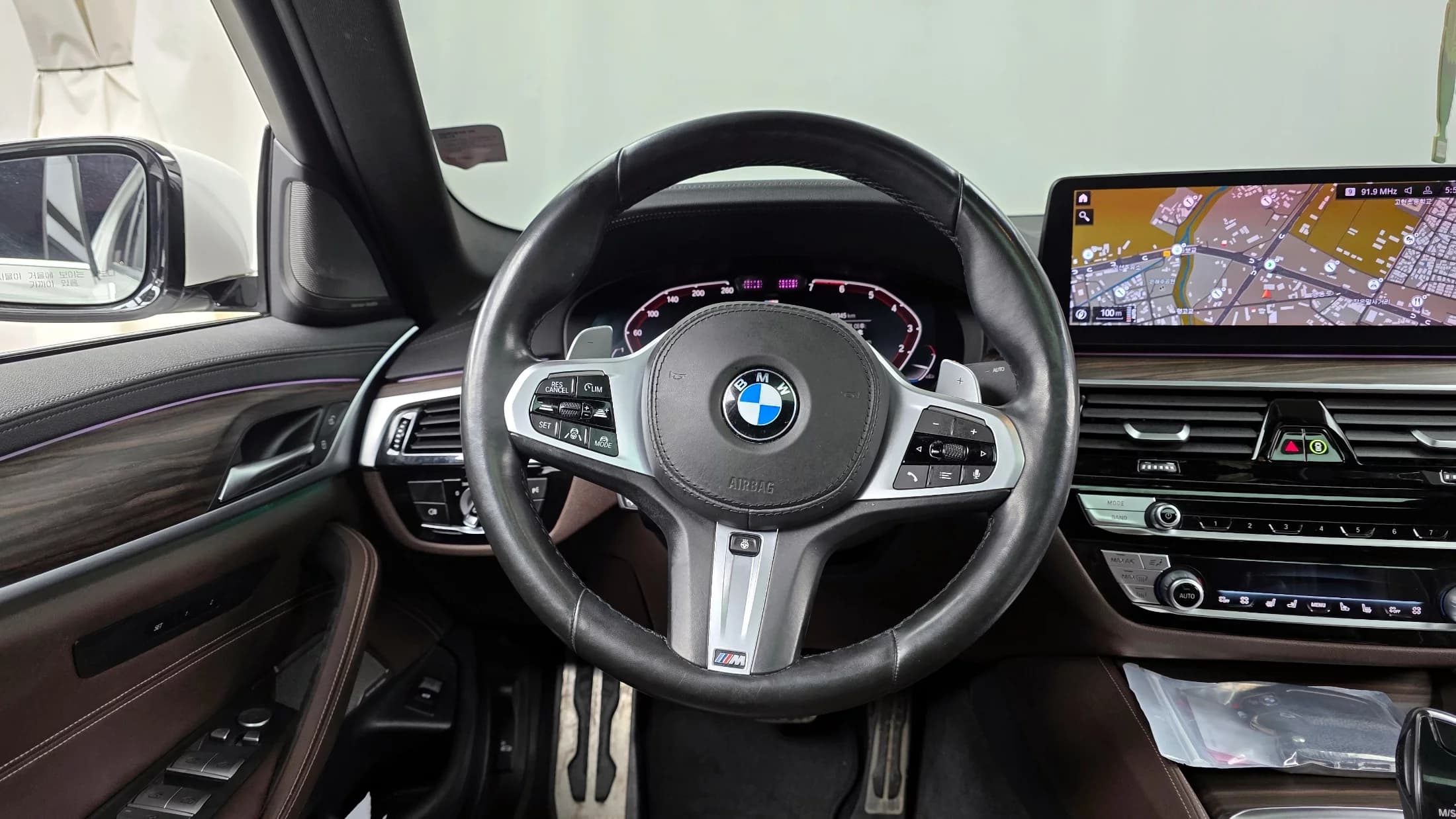 BMW 5-Series 530i M Sport Package, 2021 г. 140421 км. — фото 13