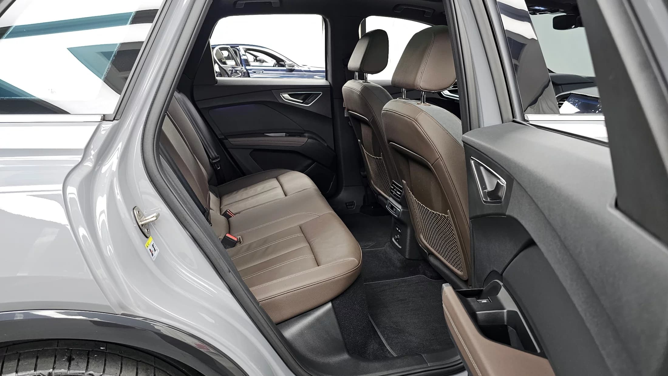 Audi Q4 e-tron 40 Premium, электромобиль, 2023 г. 33502 км. — фото 12
