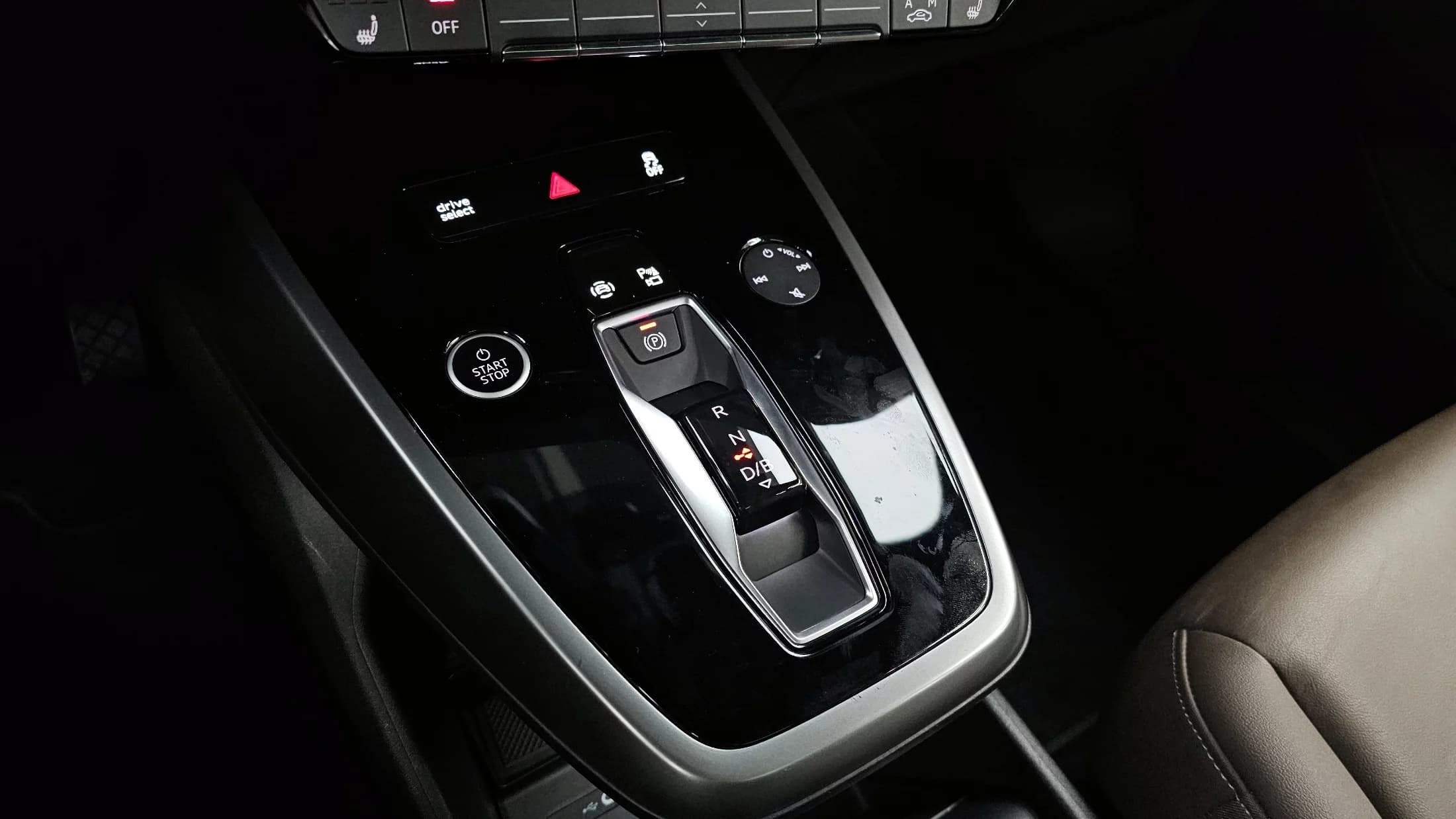 Audi Q4 e-tron 40 Premium, электромобиль, 2023 г. 33502 км. — фото 9