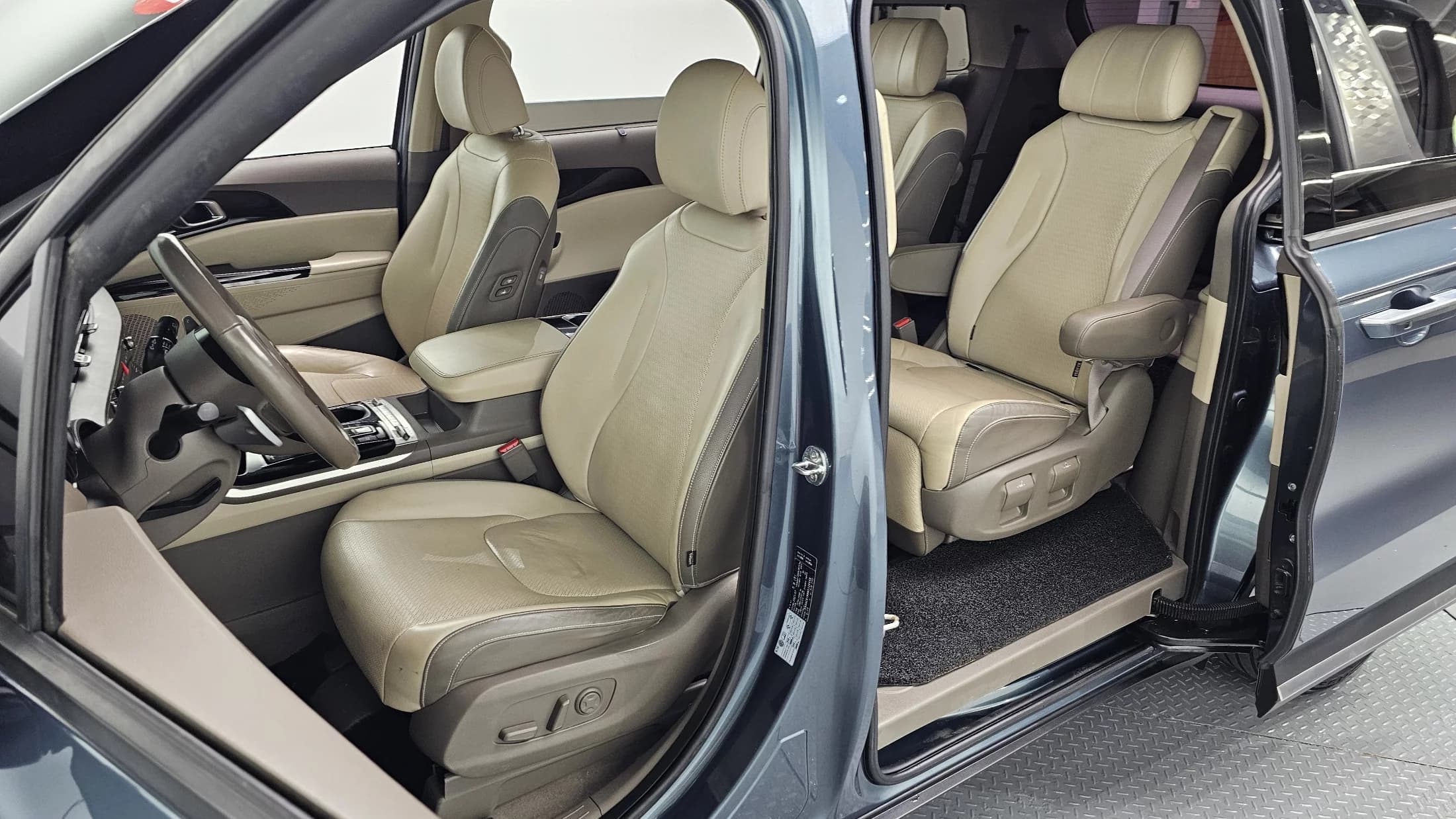 Kia Carnival 7-Seater Noblesse, 2021 г. 167414 км. — фото 11