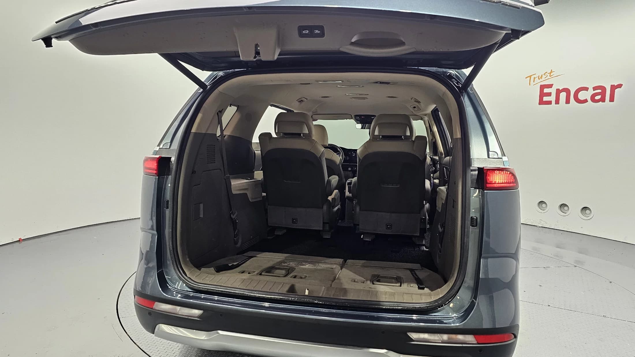 Kia Carnival 7-Seater Noblesse, 2021 г. 167414 км. — фото 20