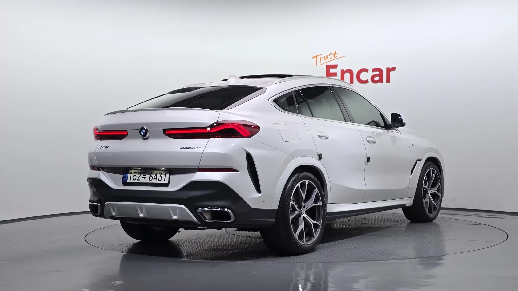 BMW X6 xDrive40i M Sport, 2023 г. 28191 км. — фото 2