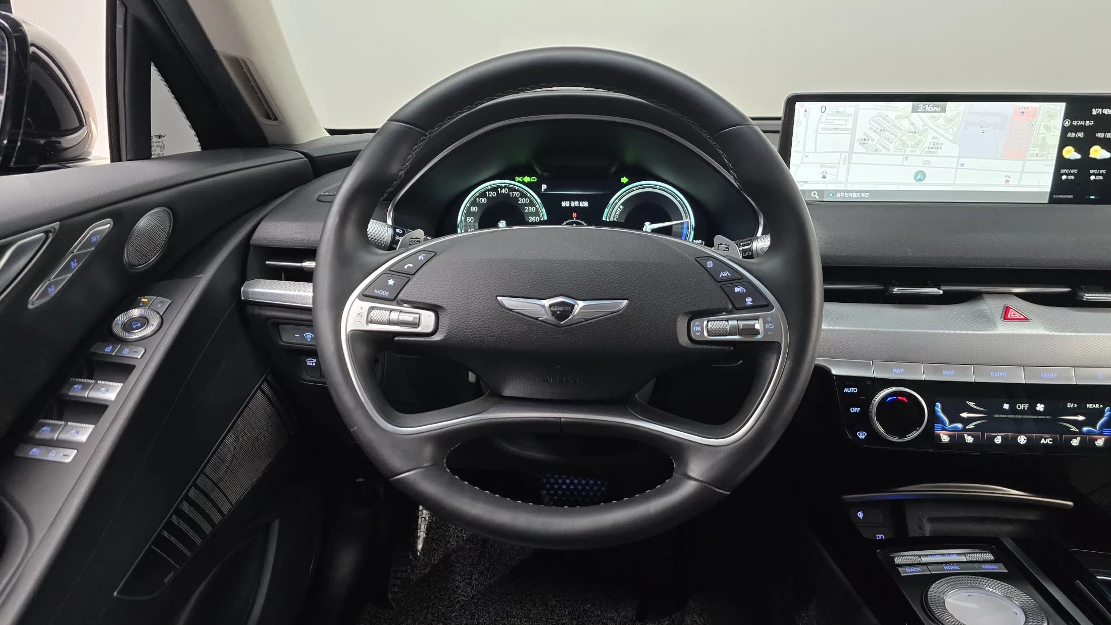 Genesis Electrified G80 e-AWD, электромобиль, 2022 г. 28248 км. — фото 13