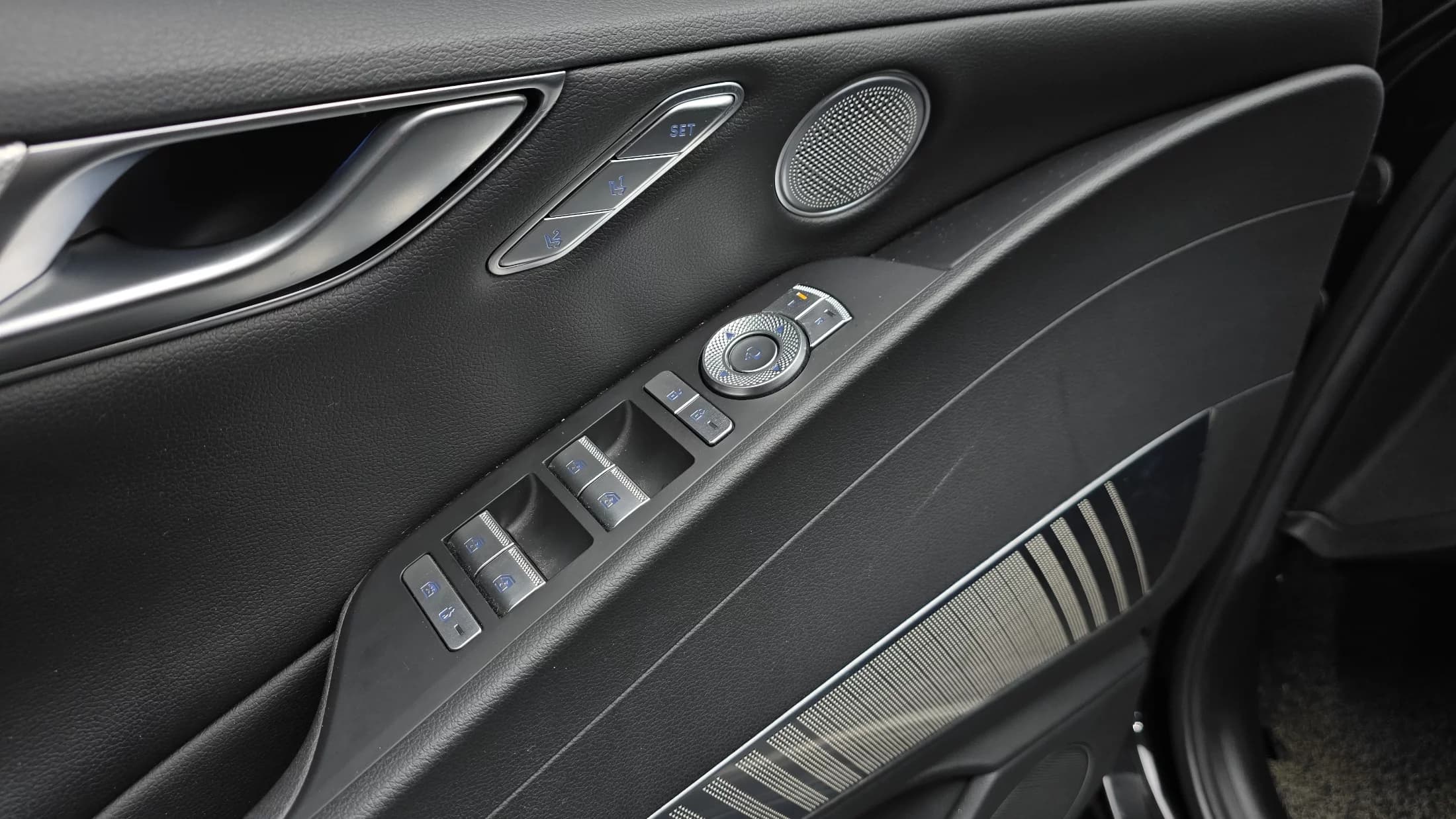Genesis Electrified G80 e-AWD, электромобиль, 2022 г. 28248 км. — фото 17