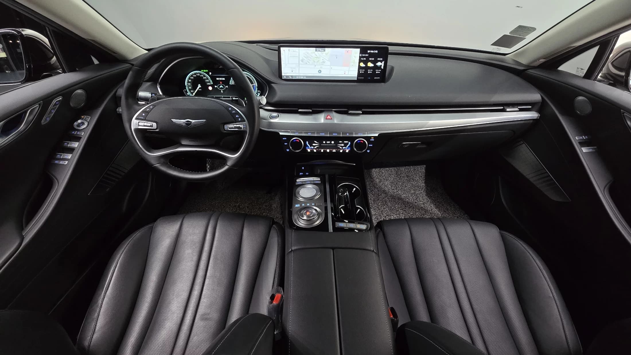 Genesis Electrified G80 e-AWD, электромобиль, 2022 г. 28248 км. — фото 7