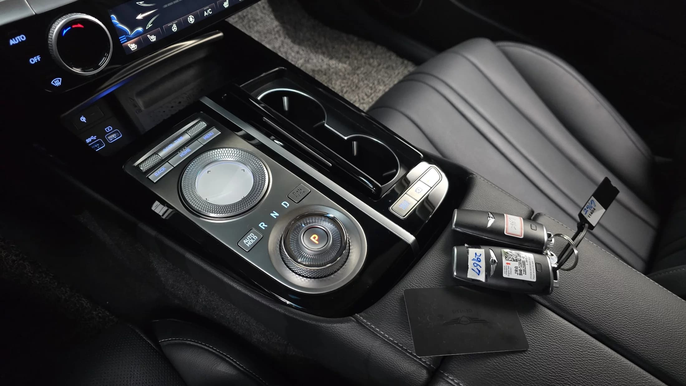 Genesis Electrified G80 e-AWD, электромобиль, 2022 г. 28248 км. — фото 9