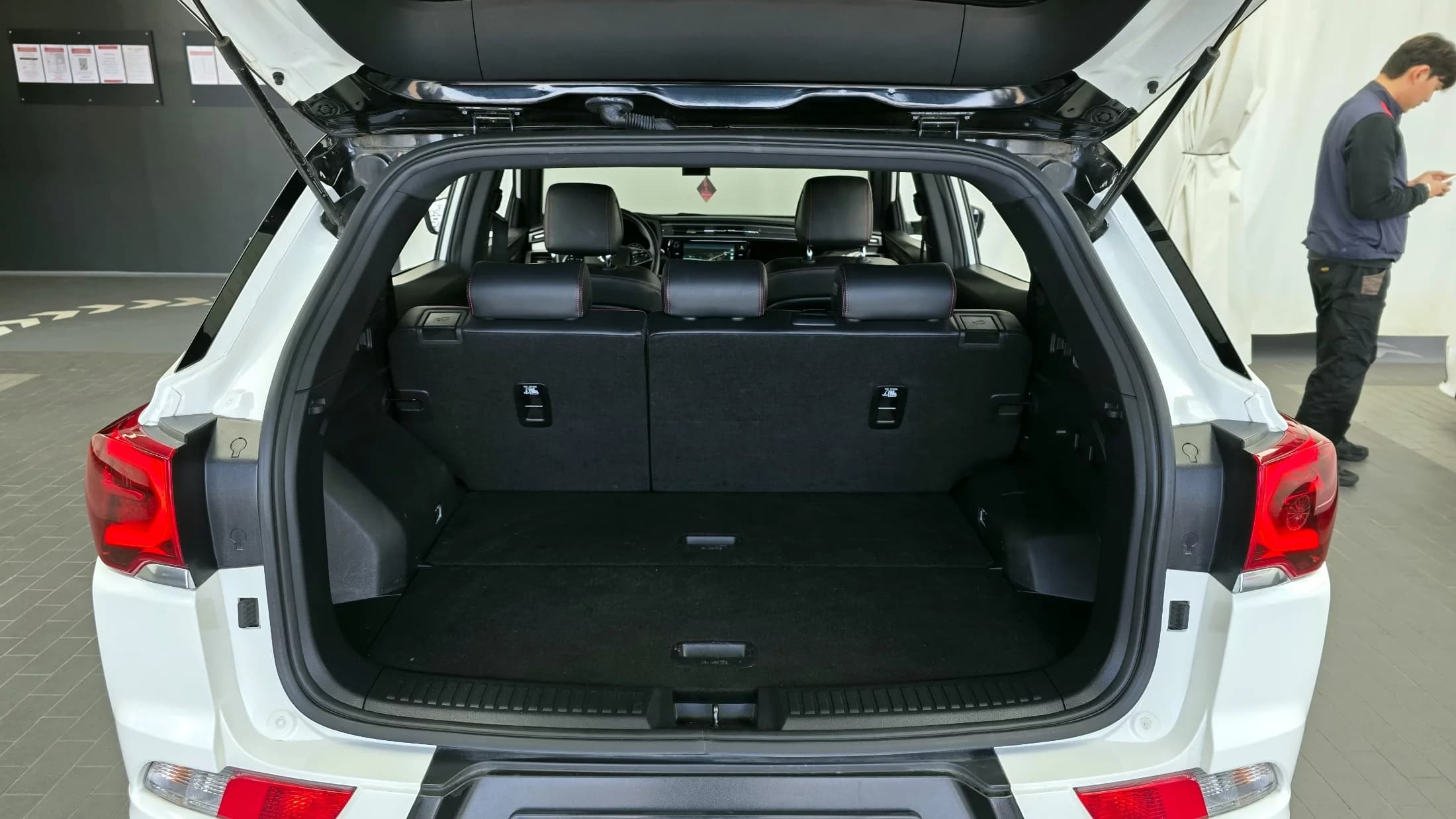 SsangYong KORANDO Gasoline 1.5 2WD R-Plus, 2021 г. 62707 км. — фото 20