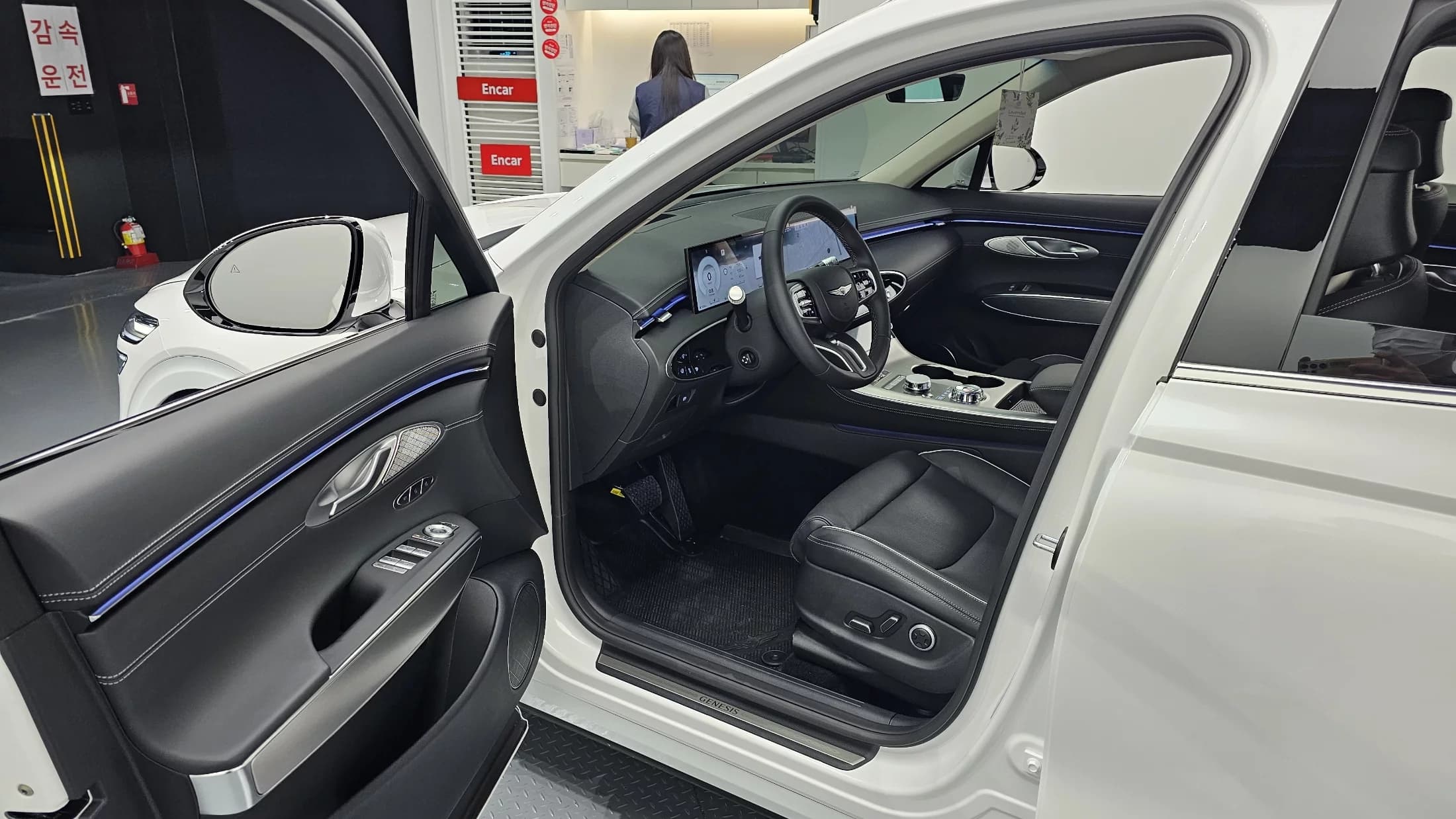 Genesis GV70 2.5T Gasoline AWD, 2024 г. 10765 км. — фото 11