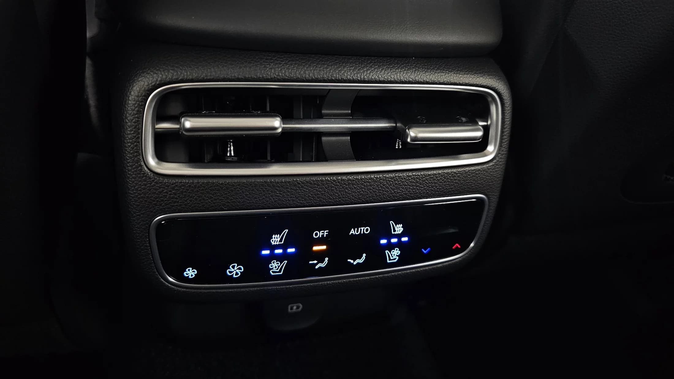Genesis GV70 2.5T Gasoline AWD, 2024 г. 10765 км. — фото 18