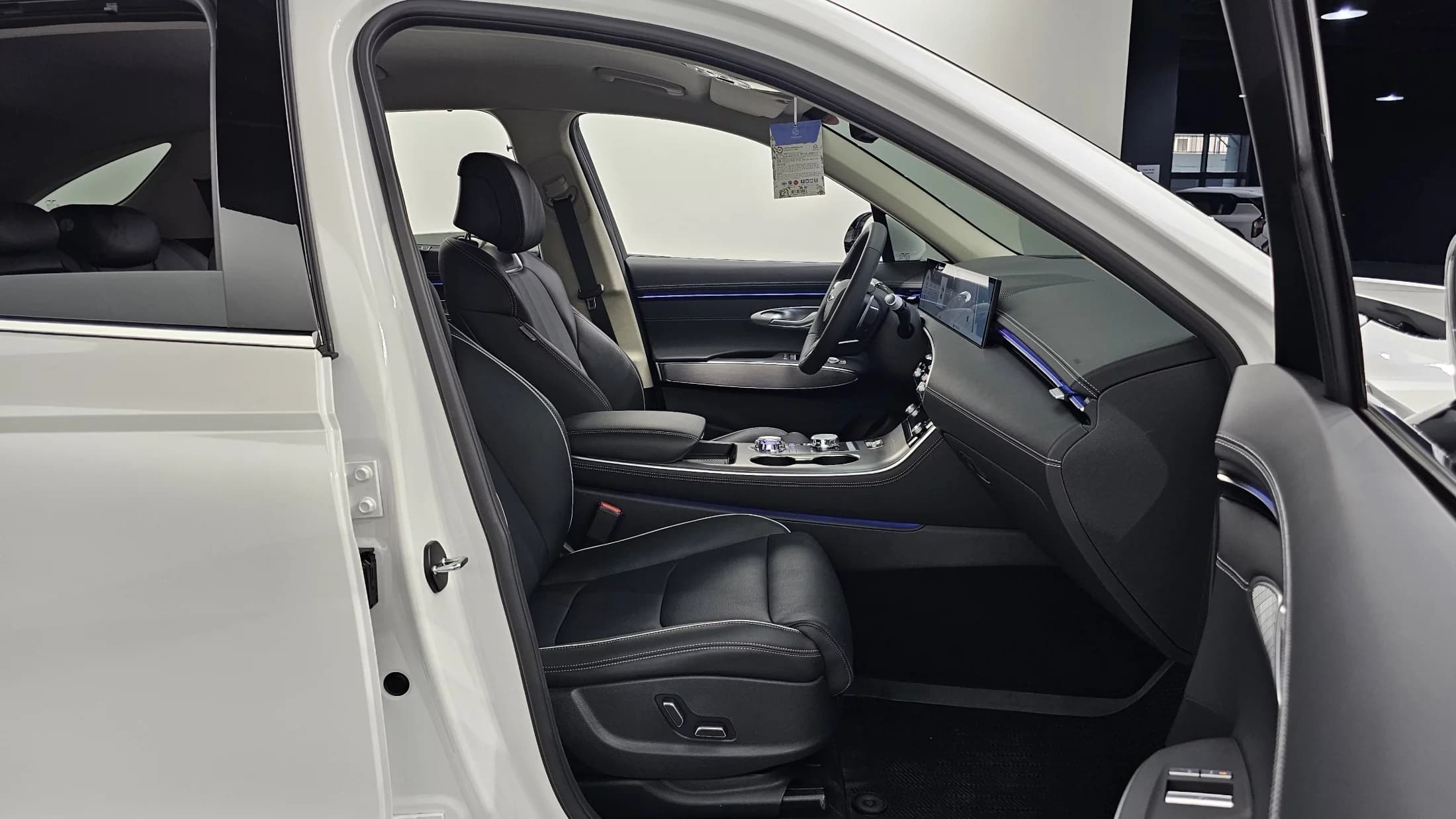Genesis GV70 2.5T Gasoline AWD, 2024 г. 10765 км. — фото 10