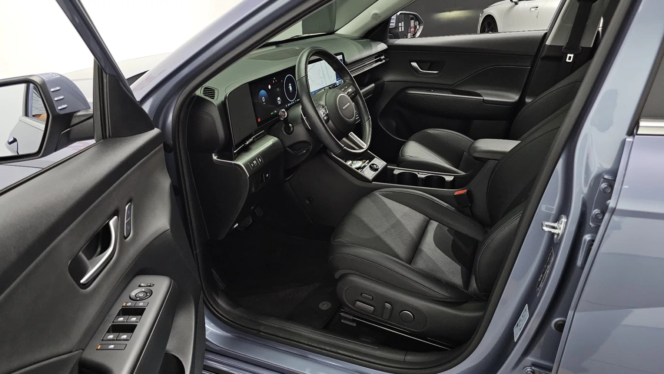 Hyundai Kona Electric Long Range Premium, электромобиль, 2023 г. 62099 км. — фото 11