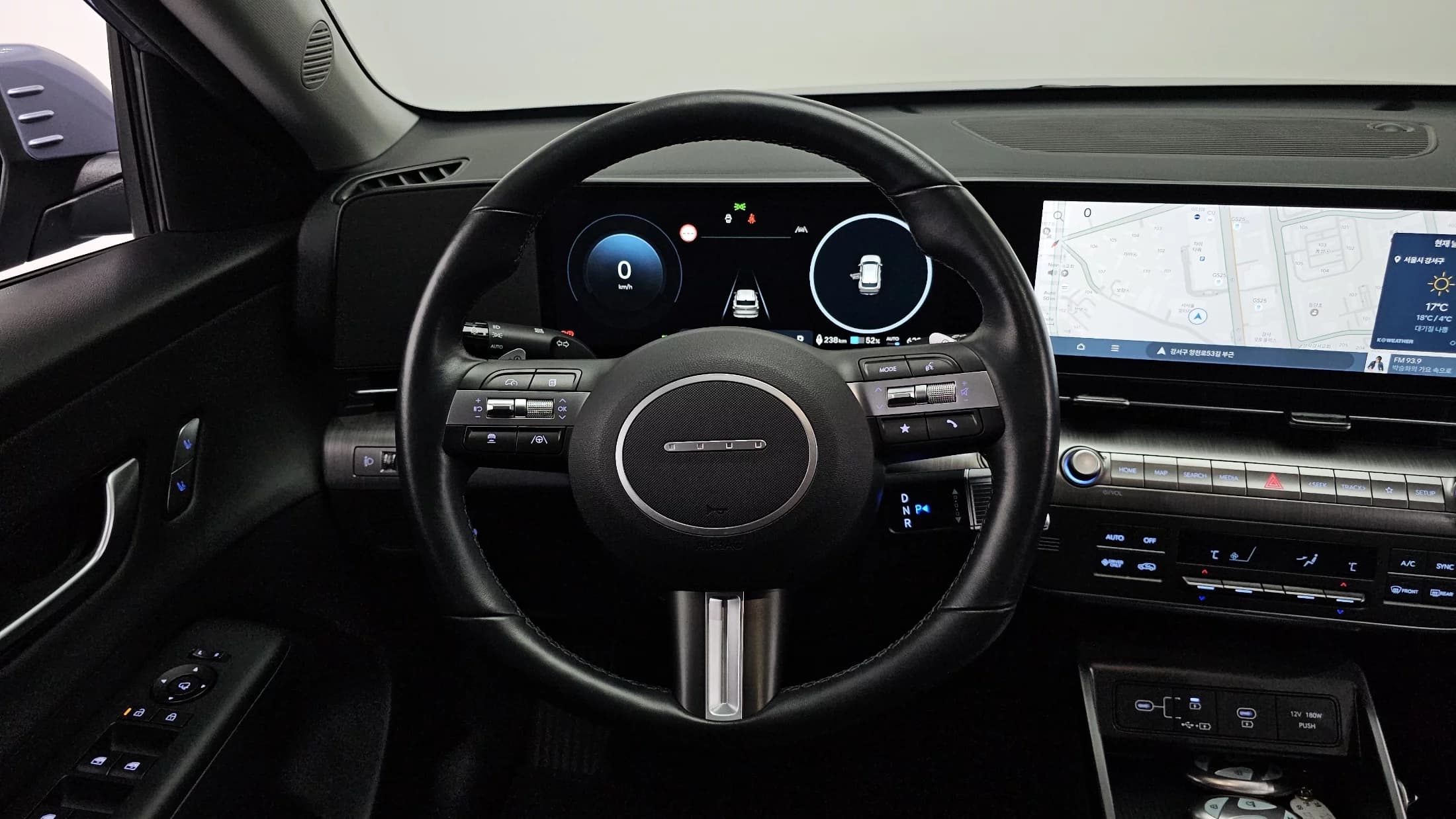 Hyundai Kona Electric Long Range Premium, электромобиль, 2023 г. 62099 км. — фото 13