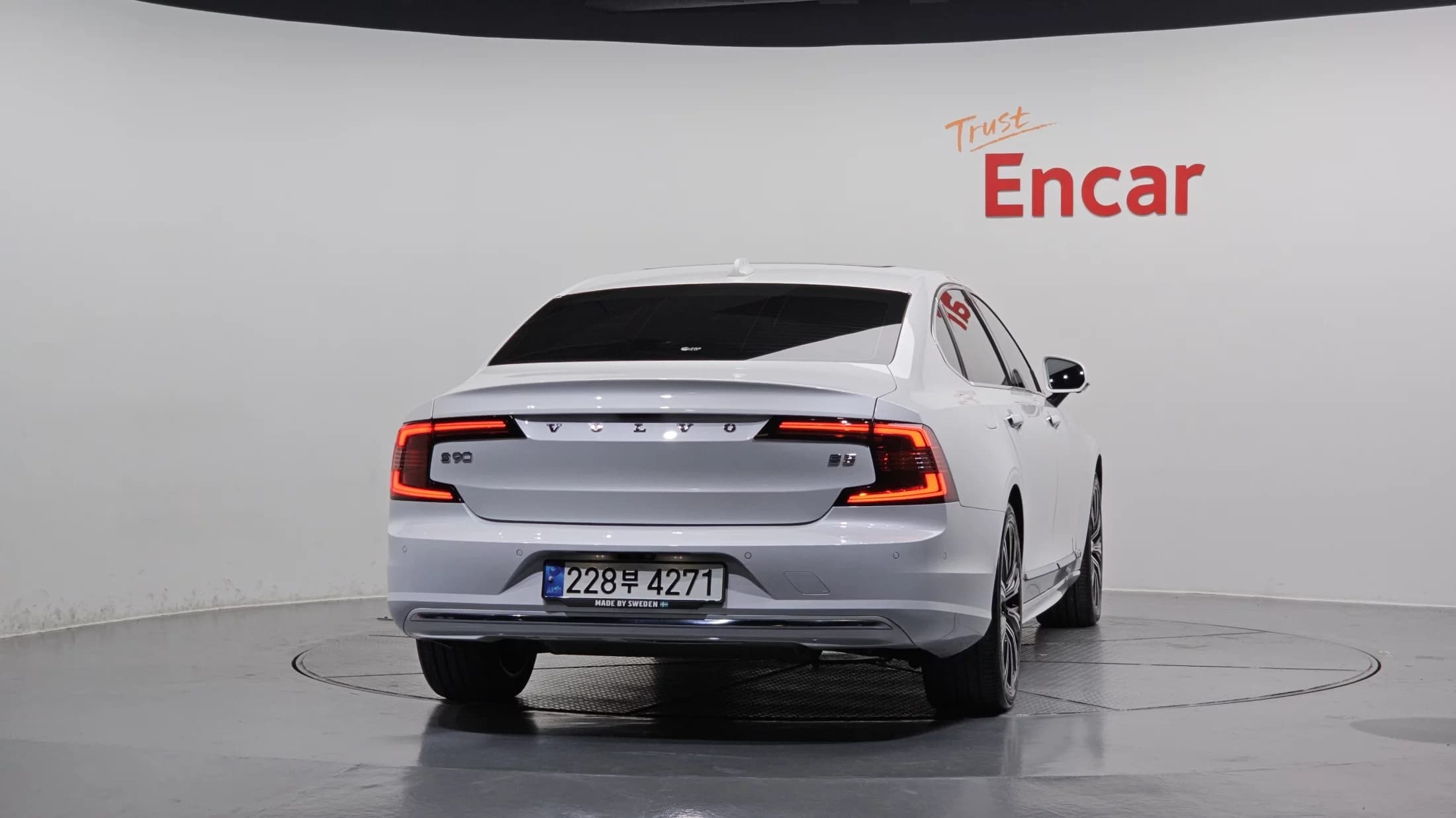 Volvo S90 B5 Inscription, 2021 г. 99281 км. — фото 4