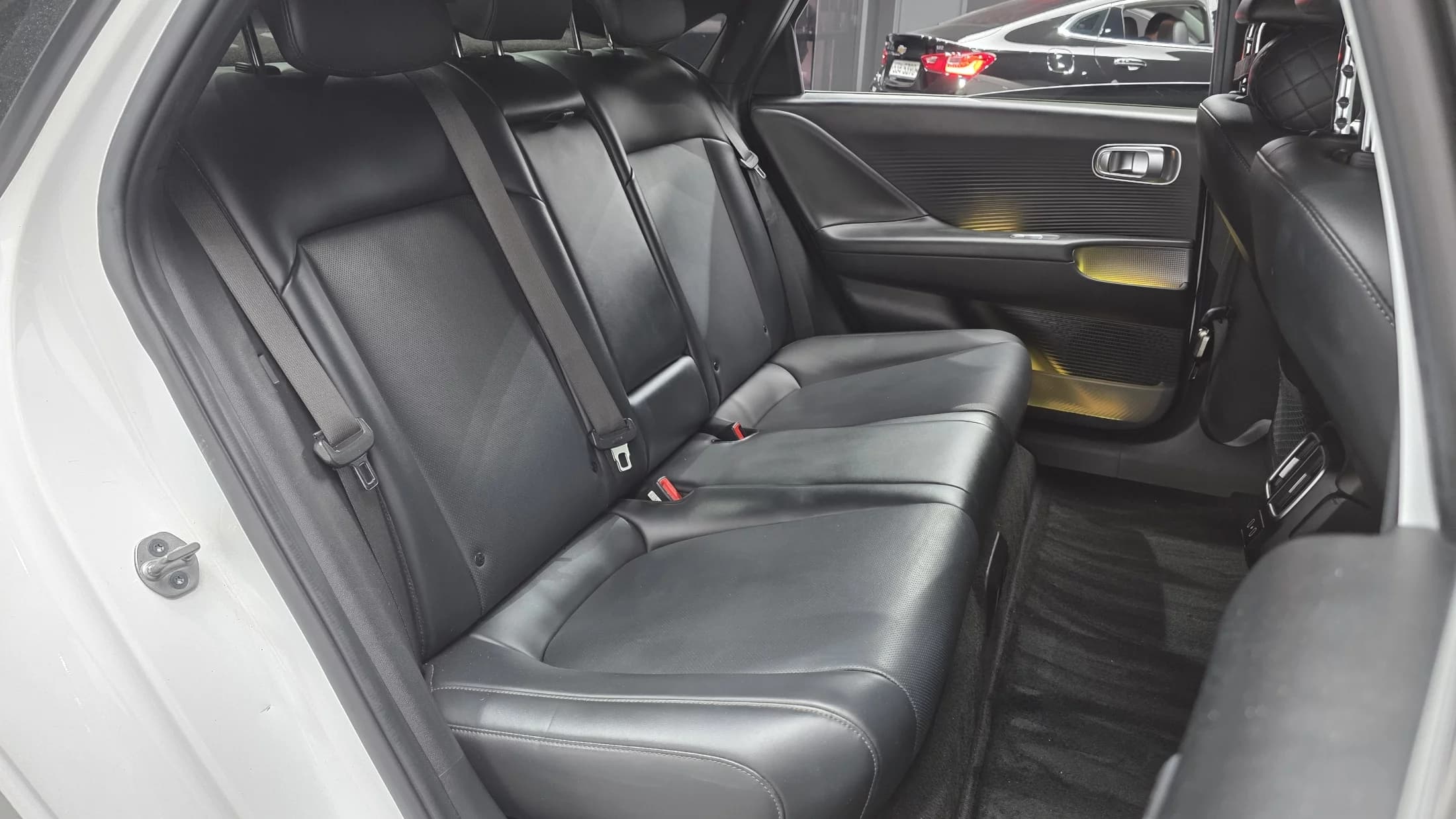 Hyundai Ioniq 6 Long Range Exclusive, электромобиль, 2022 г. 128383 км. — фото 12