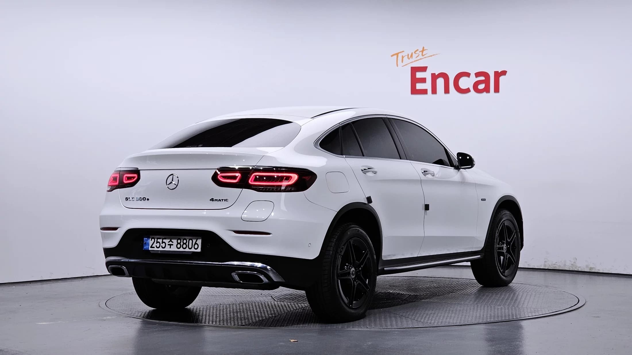 Mercedes-Benz GLC-Class GLC300e 4MATIC Coupe, гибрид, 2021 г. 108979 км. — фото 2
