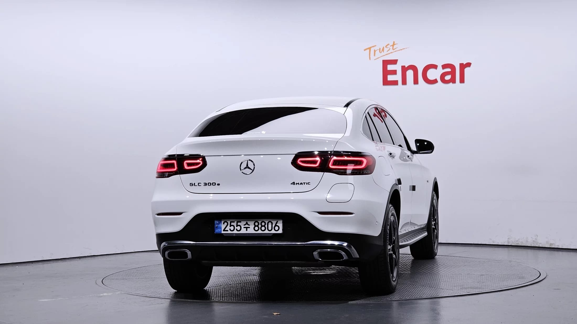 Mercedes-Benz GLC-Class GLC300e 4MATIC Coupe, гибрид, 2021 г. 108979 км. — фото 4