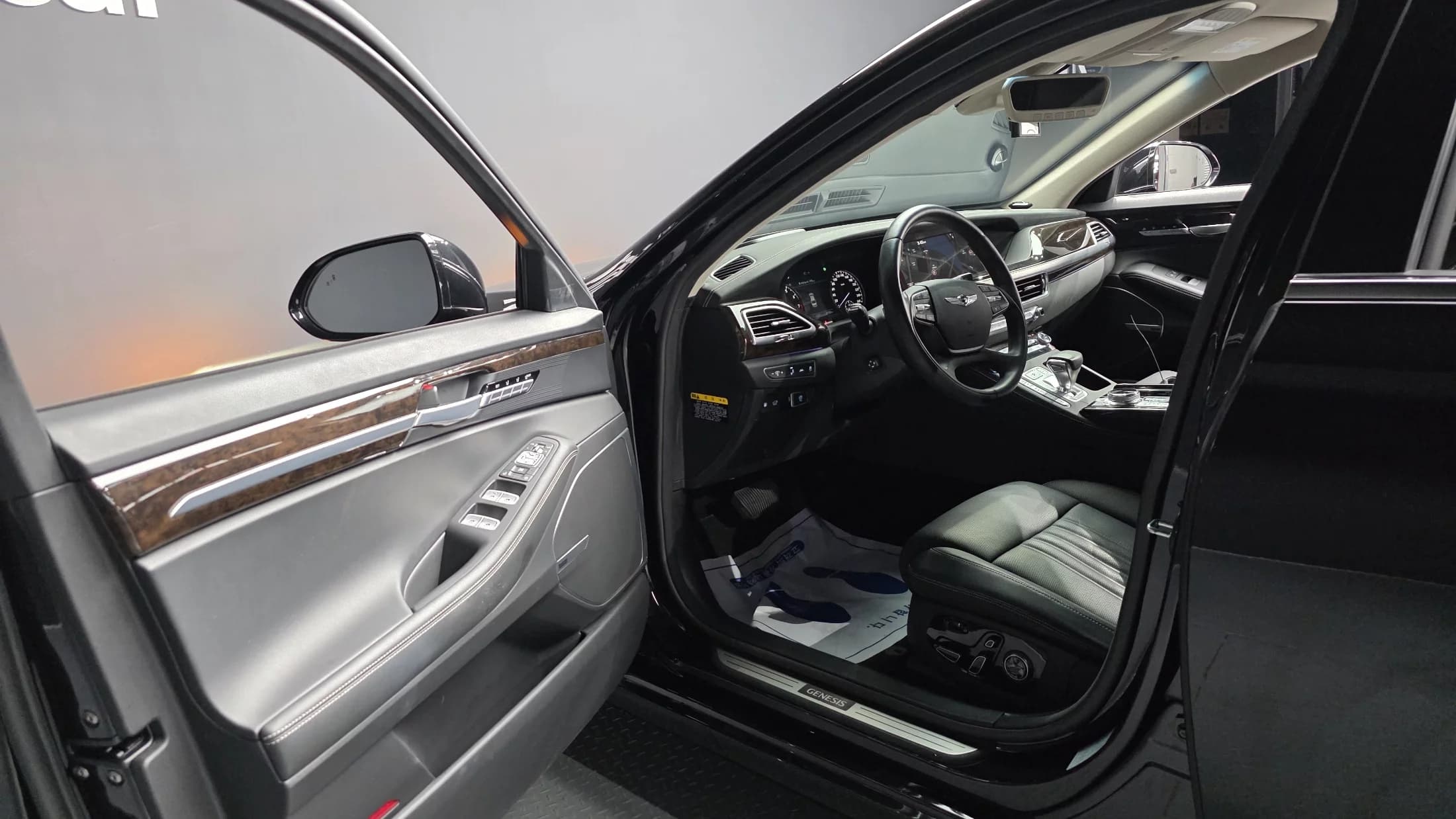 Genesis G90 3.8 AWD Luxury, 2021 г. 29888 км. — фото 10