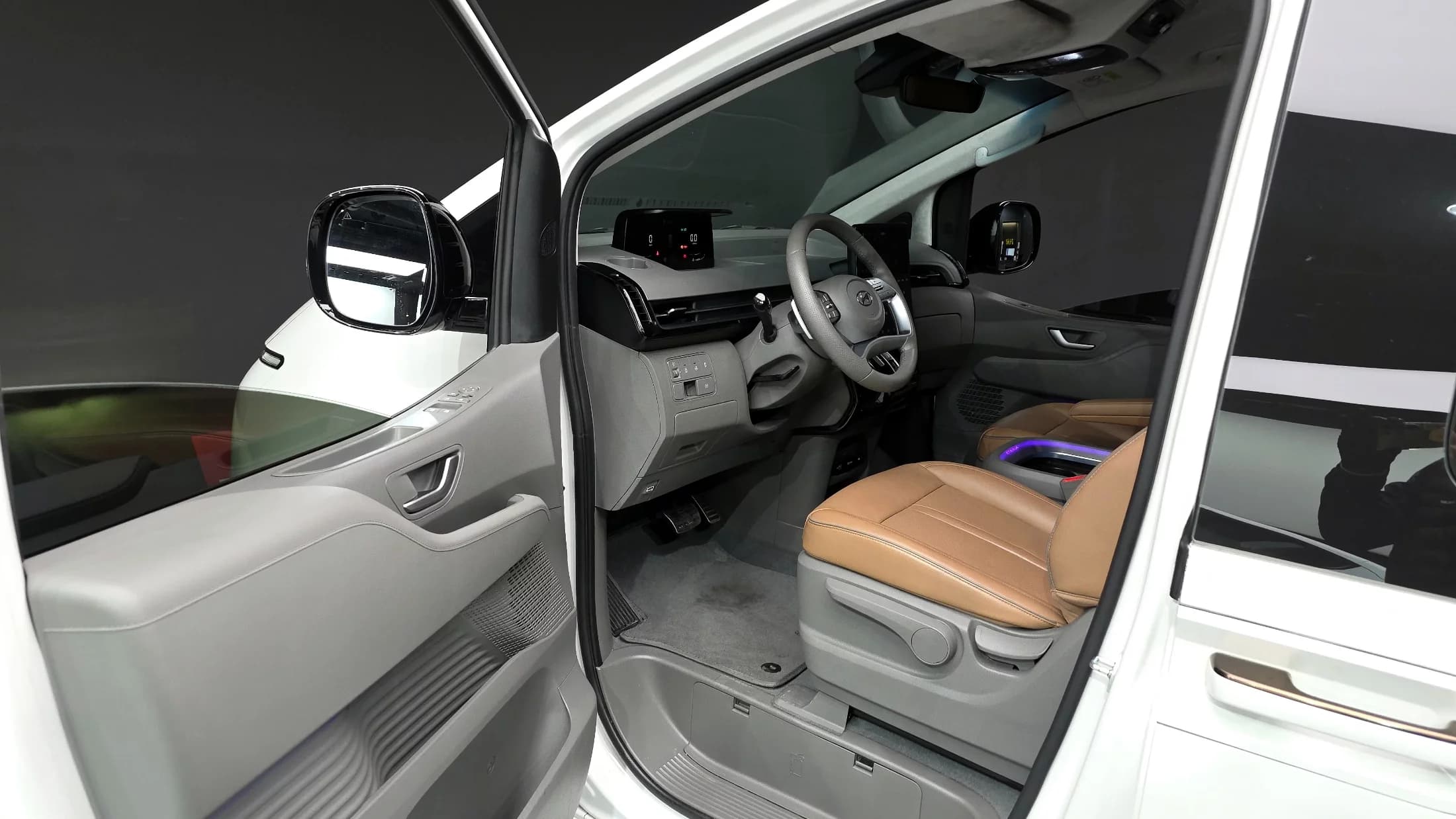 Hyundai Staria 2WD Camping Car Prestige Camper 4Seater, 2024 г. 17514 км. — фото 10