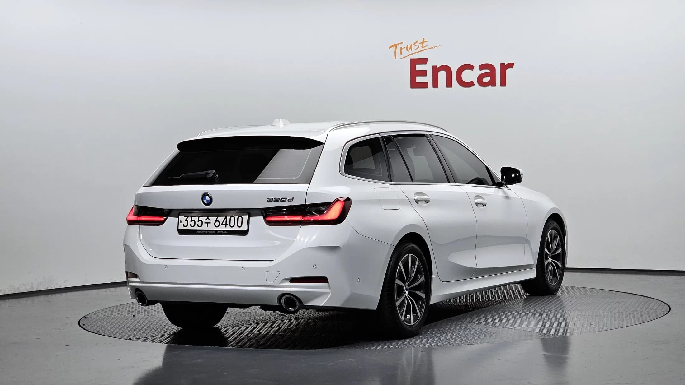 BMW 3-Series 320d Touring, 2023 г. 17080 км. — фото 2