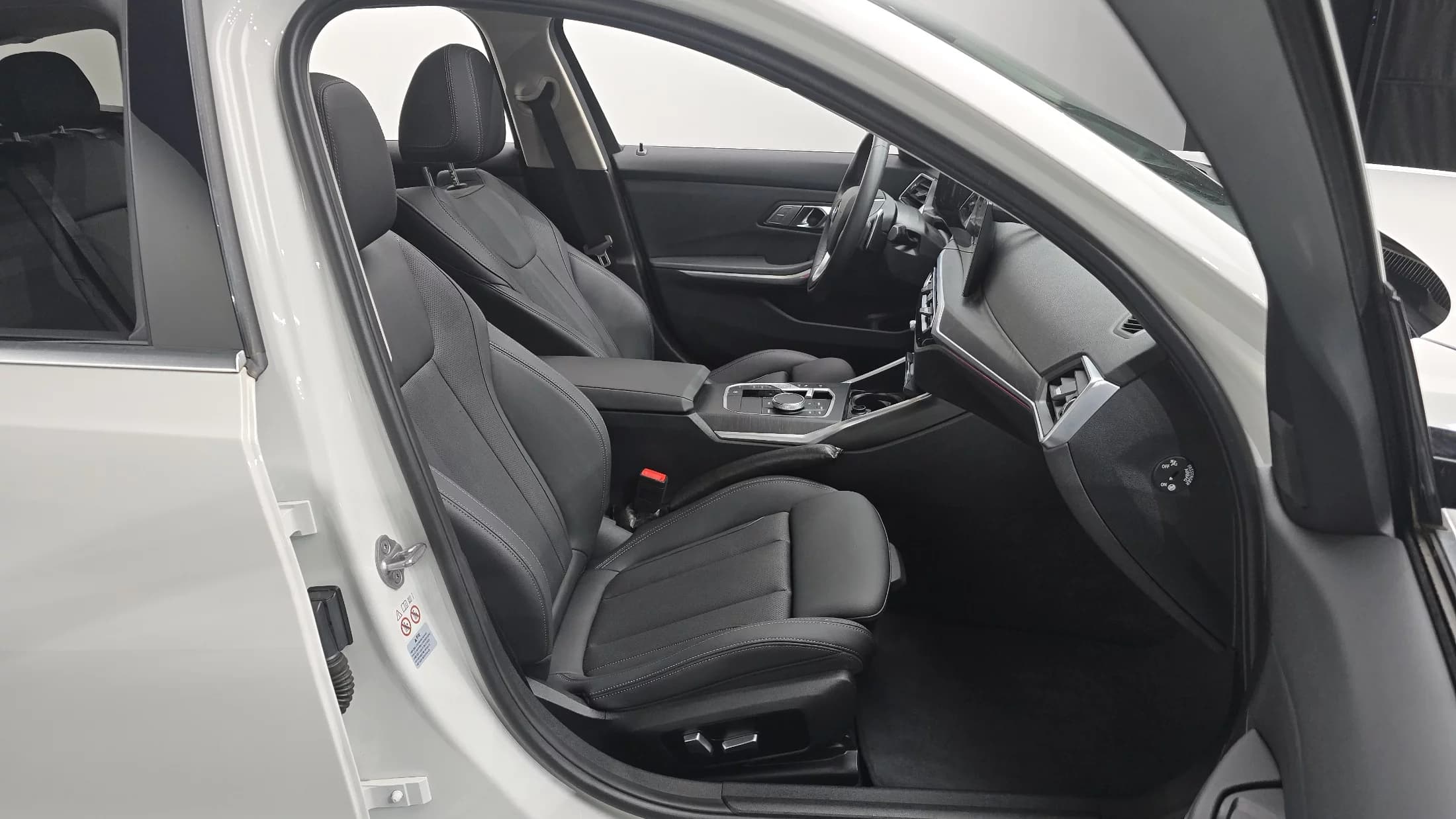 BMW 3-Series 320d Touring, 2023 г. 17080 км. — фото 10