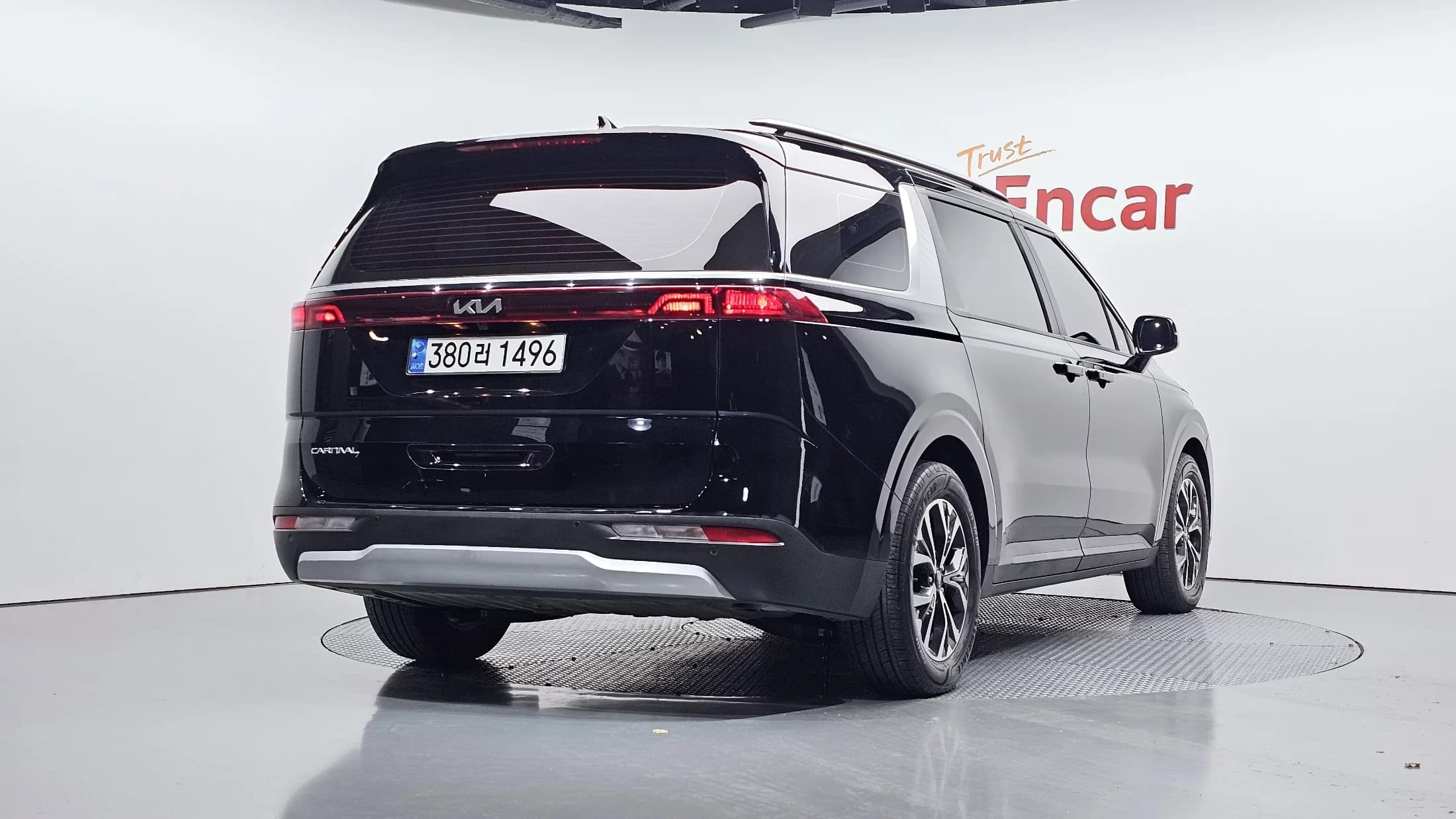 Kia Carnival 9-Seater Prestige, 2022 г. 45894 км. — фото 2