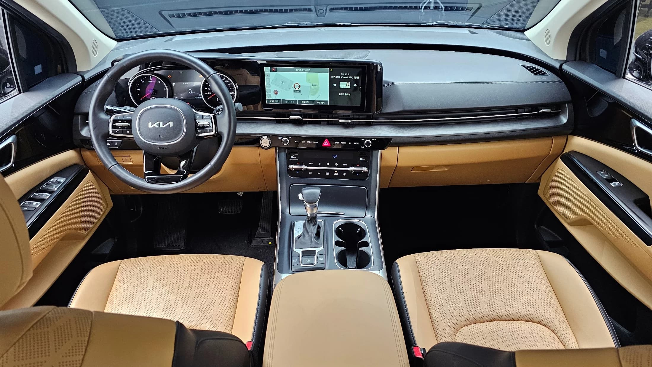 Kia Carnival 9-Seater Prestige, 2022 г. 45894 км. — фото 7
