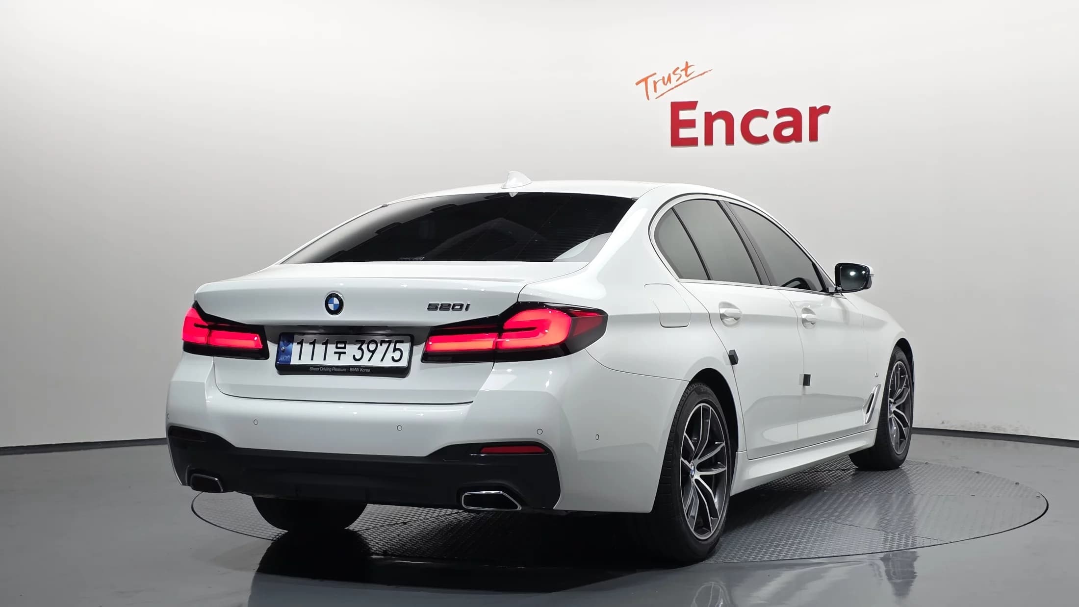 BMW 5-Series 520i M Sport, 2023 г. 35715 км. — фото 2