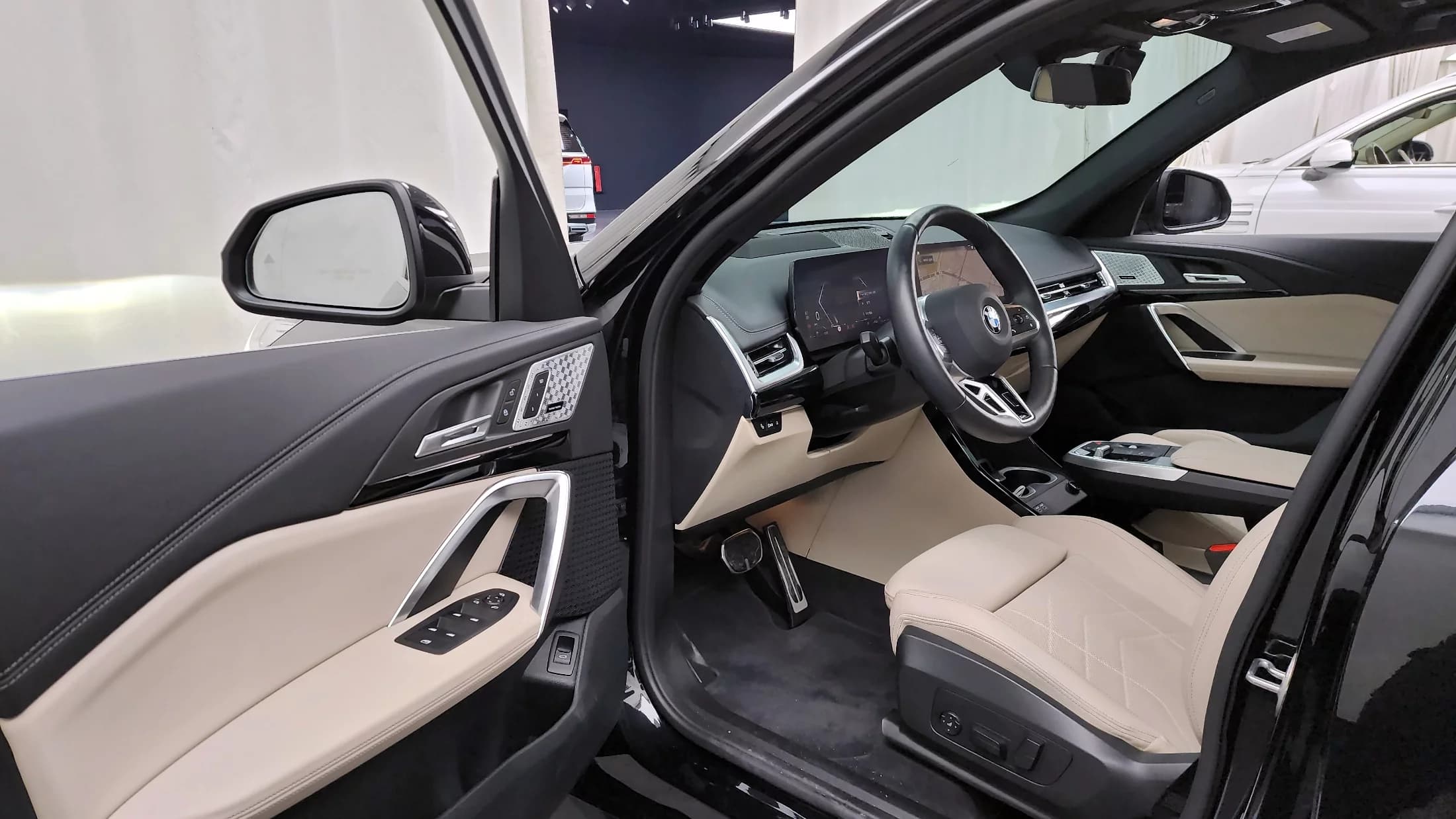 BMW X1 xDrive 20i M Sport, 2023 г. 10276 км. — фото 10