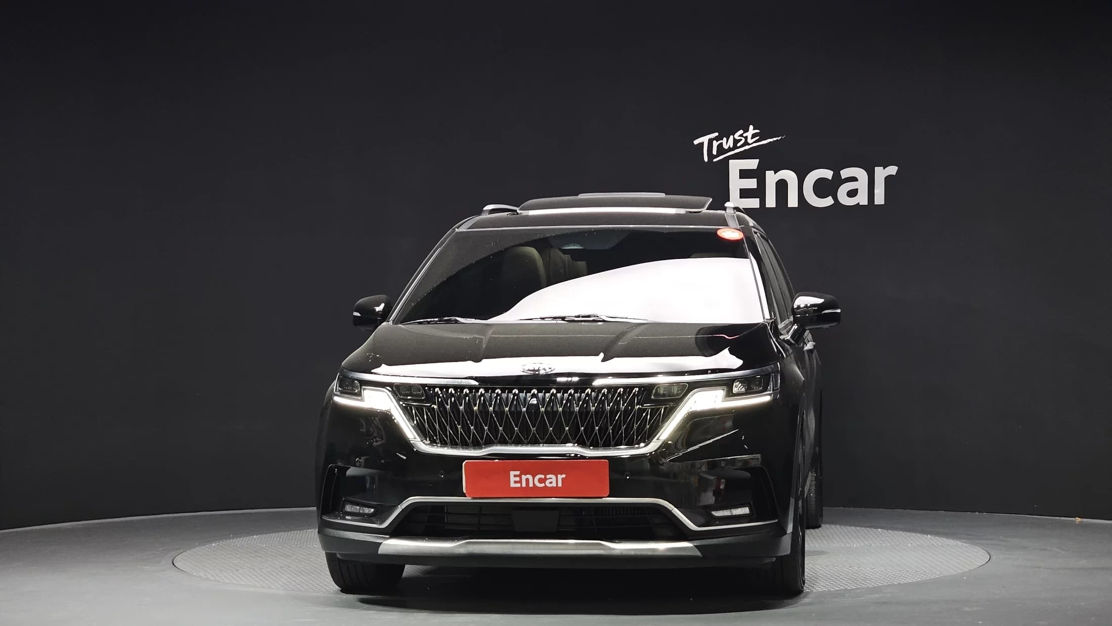 Kia Carnival 7-Seater Signature, 2021 г. 86102 км. — фото 3