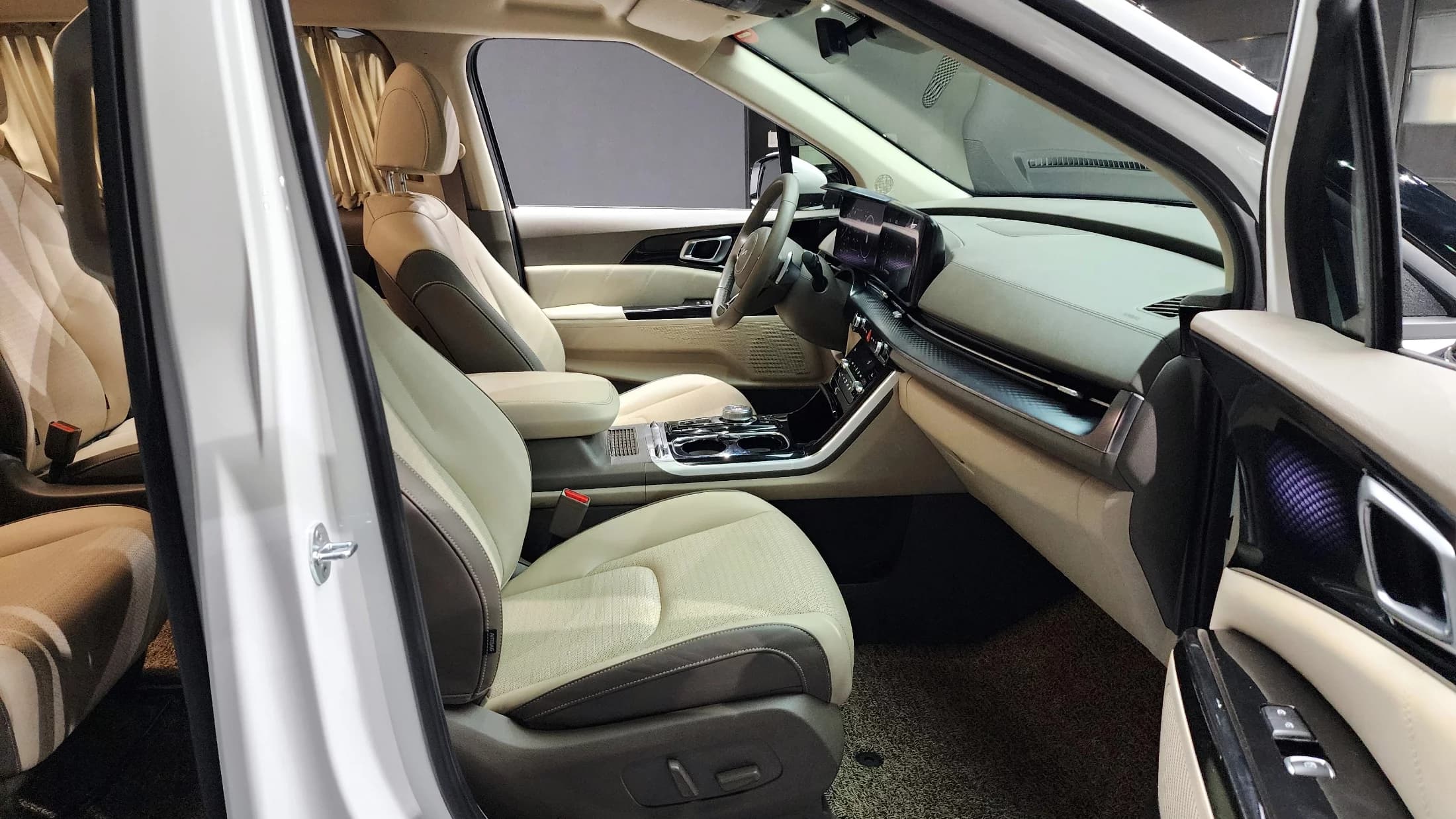 Kia Carnival Gasoline 9-Seater Hi-Limousine Signature, 2022 г. 38228 км. — фото 10