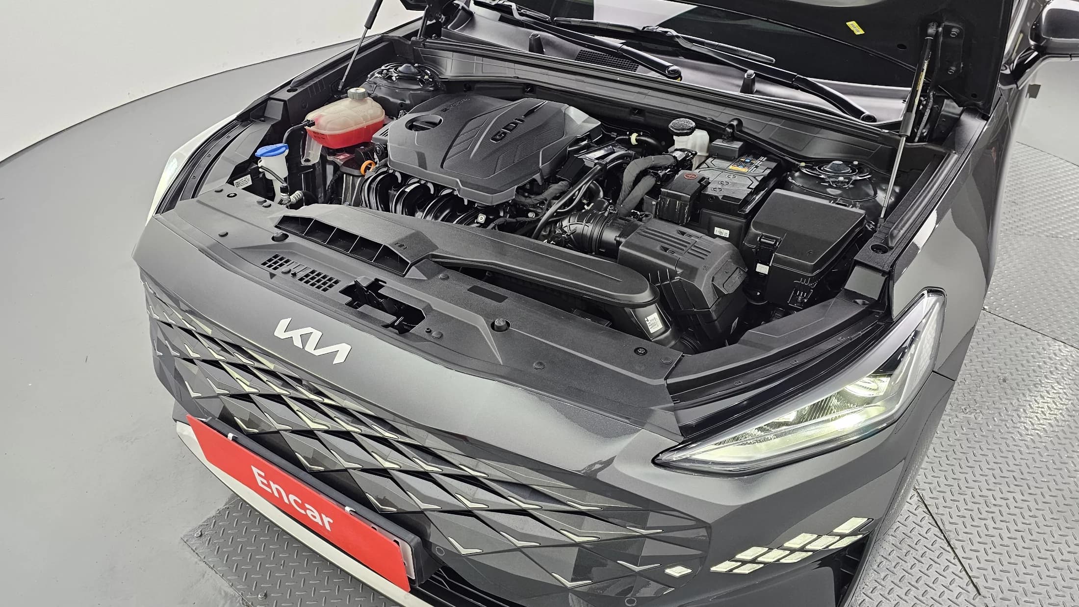Kia K8 2.5 Gasoline 2WD Noblesse, 2022 г. 69141 км. — фото 6