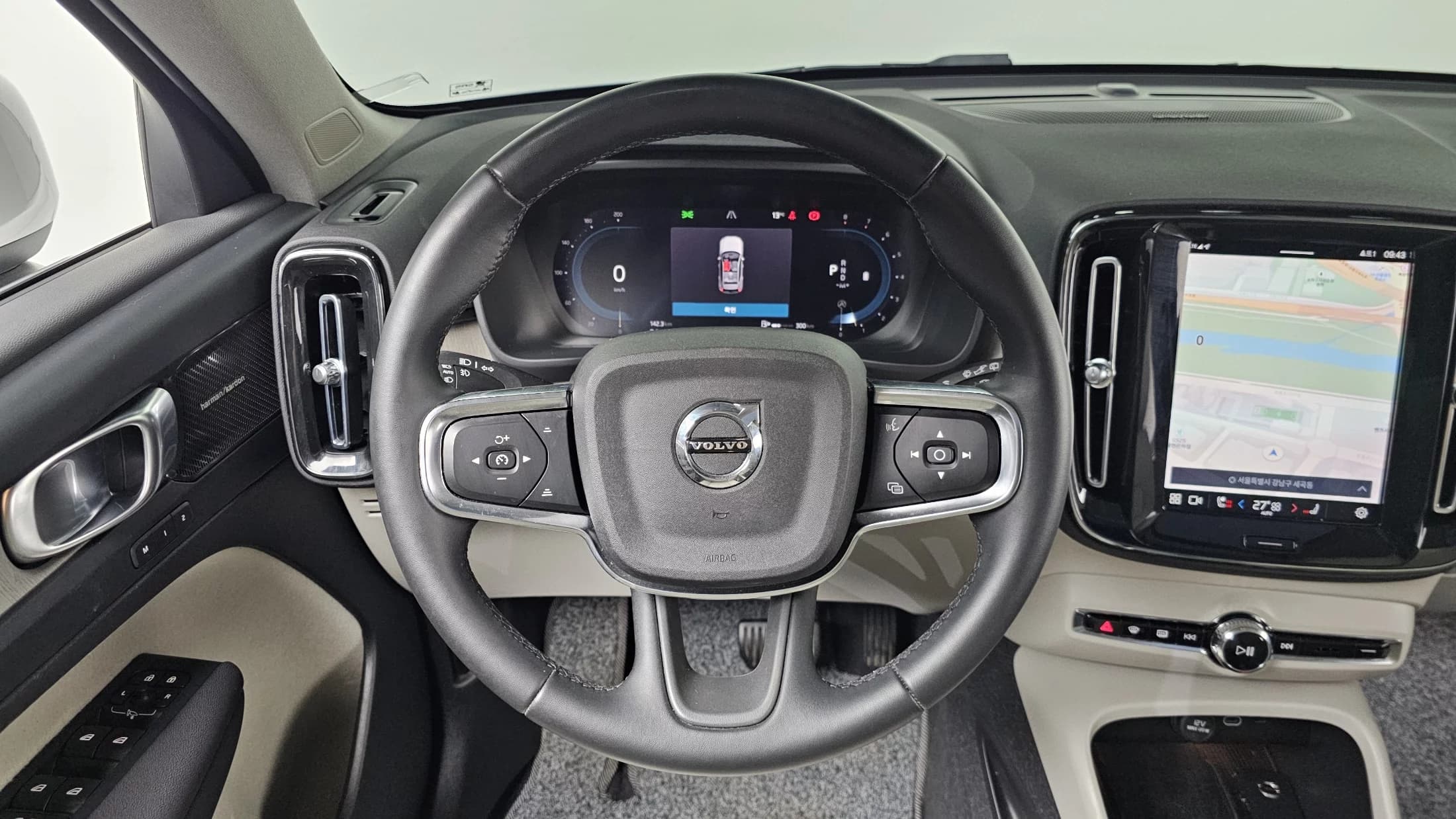 Volvo XC40 B4 Ultimate Bright, 2023 г. 33565 км. — фото 13