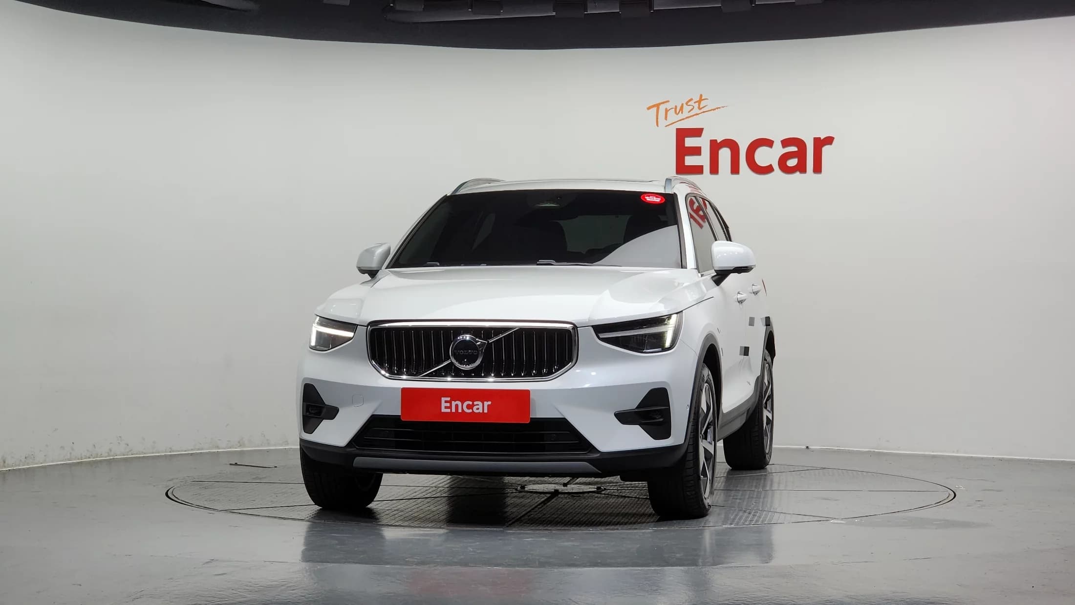 Volvo XC40 B4 Ultimate Bright, 2023 г. 33565 км. — фото 3