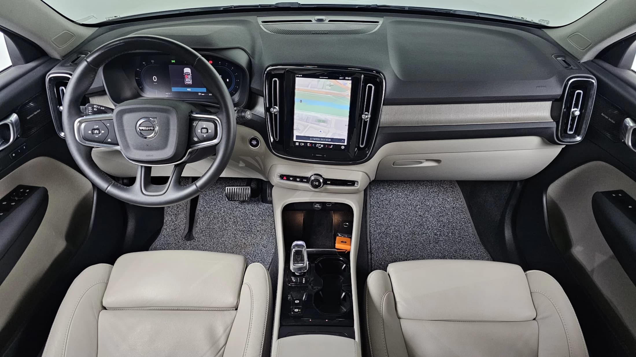 Volvo XC40 B4 Ultimate Bright, 2023 г. 33565 км. — фото 7