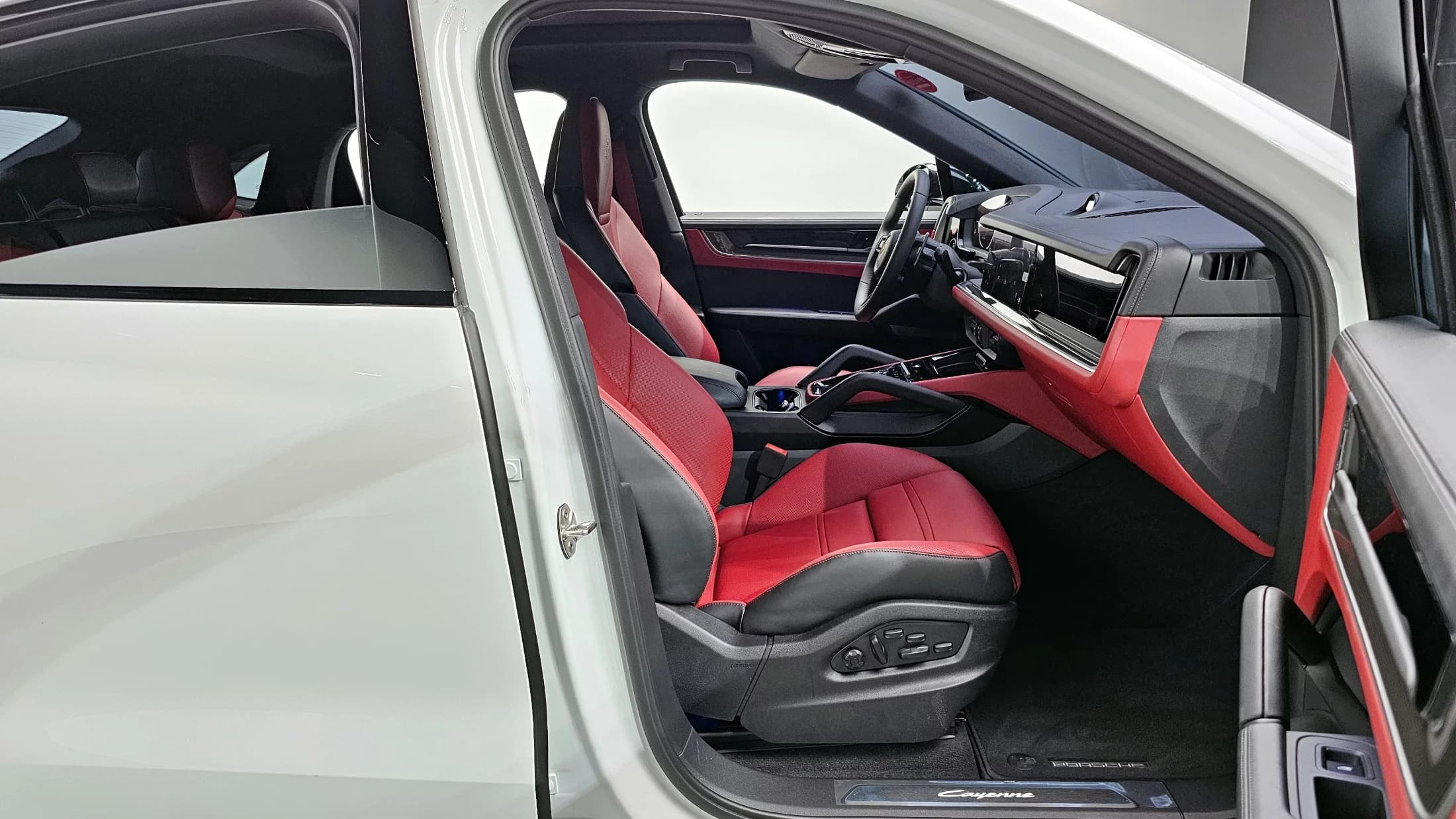 Porsche CAYENNE 3.0 Coupe, 2024 г. 4185 км. — фото 10