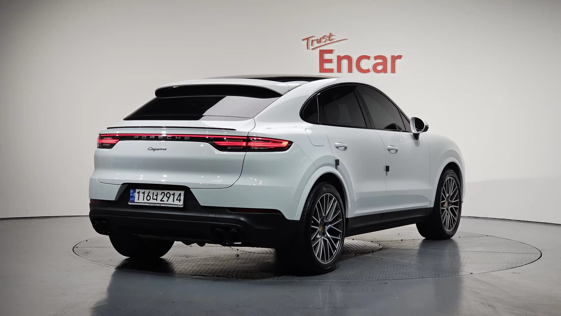 Porsche CAYENNE 3.0 COUPE PLATINUM EDITION, 2023 г. 53512 км. — фото 2