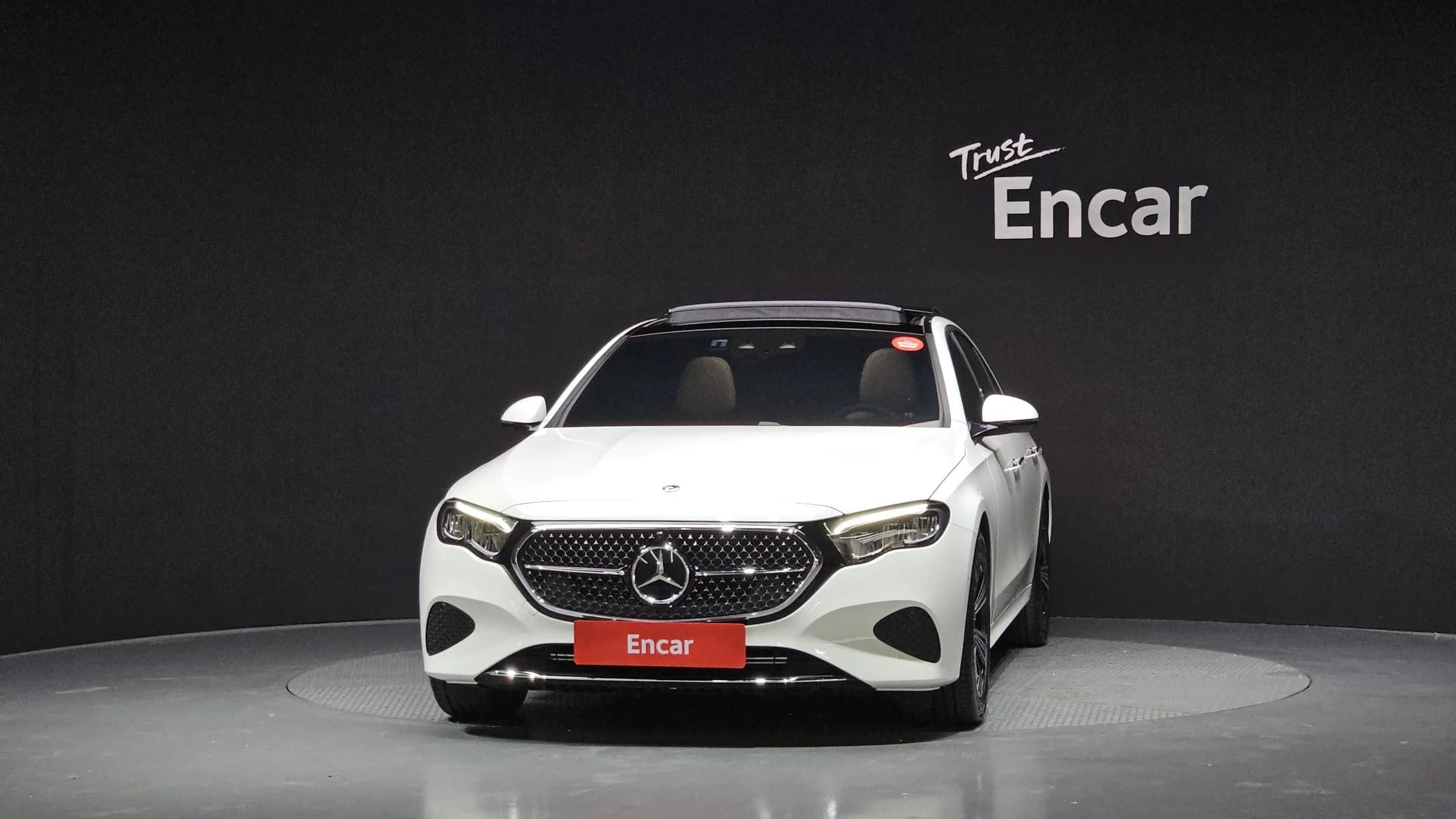 Mercedes-Benz E-Class E200 Avantgarde, 2025 г. 573 км. — фото 3