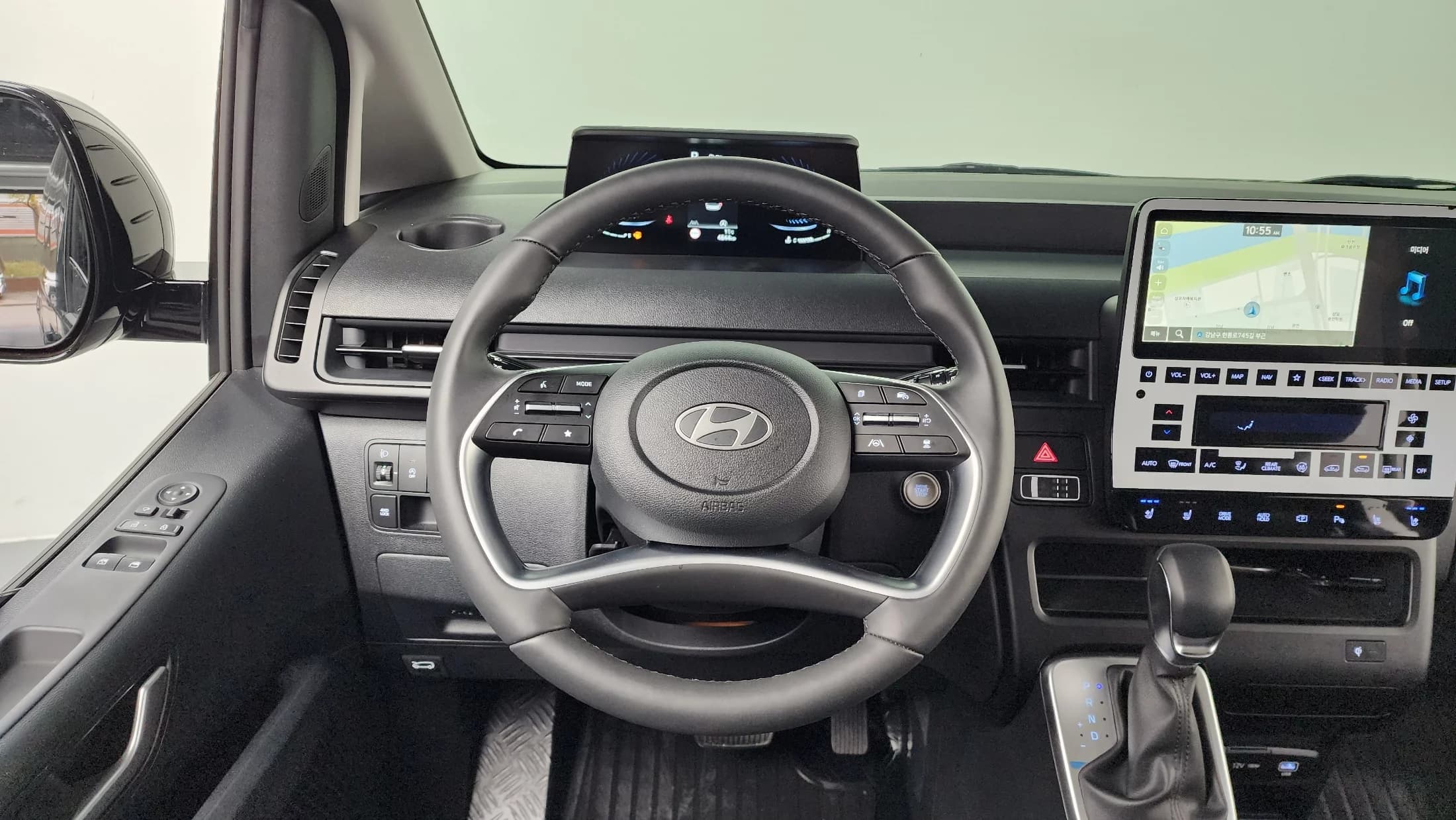Hyundai Staria 4WD Tourer 9-Seater Modern, 2025 г. 4844 км. — фото 13