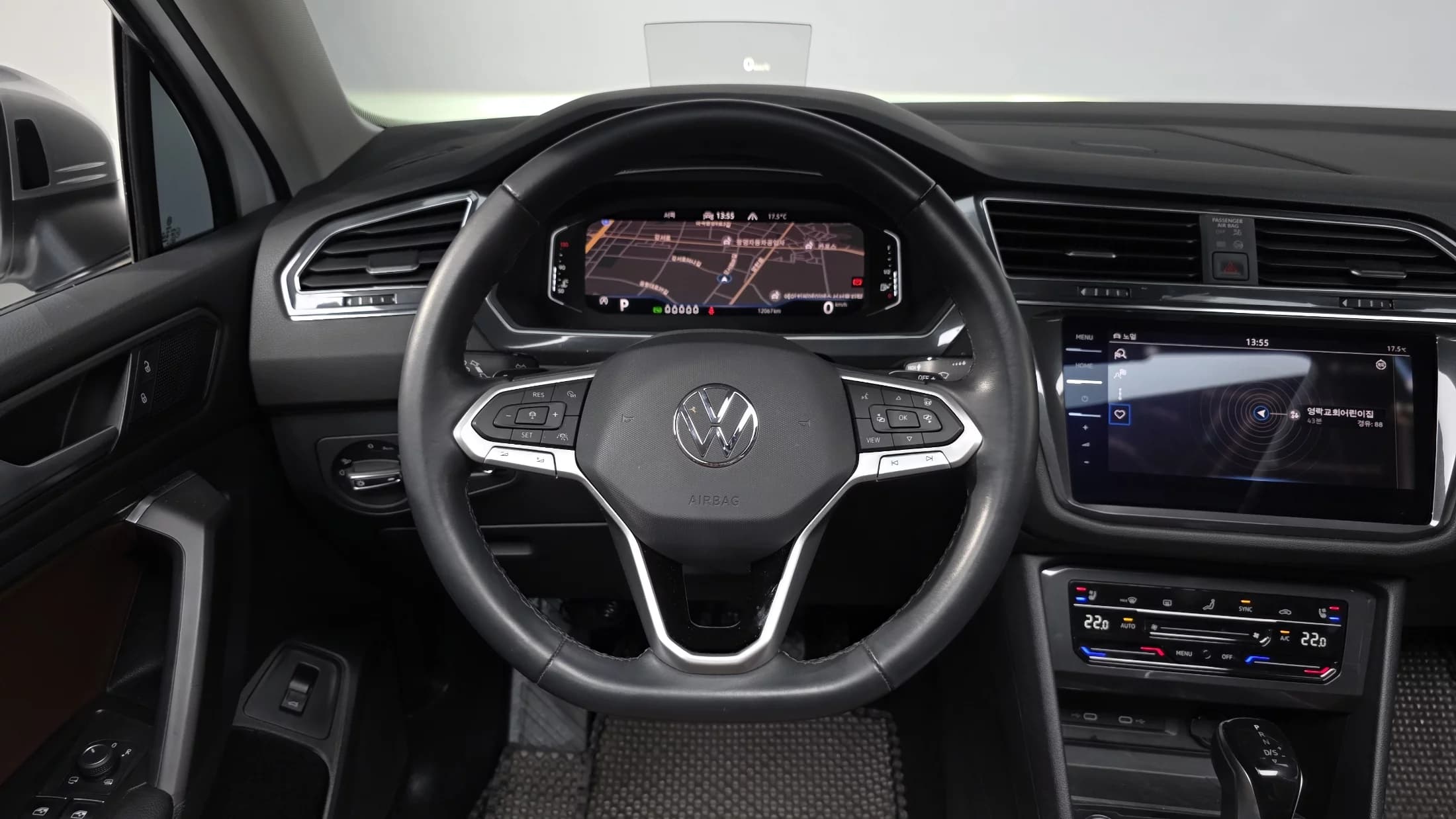 Volkswagen TIGUAN 2.0 TSI Prestige, 2023 г. 12136 км. — фото 13