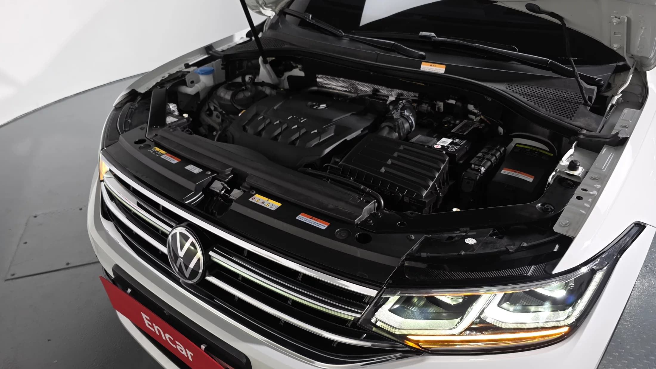 Volkswagen TIGUAN 2.0 TSI Prestige, 2023 г. 12136 км. — фото 5