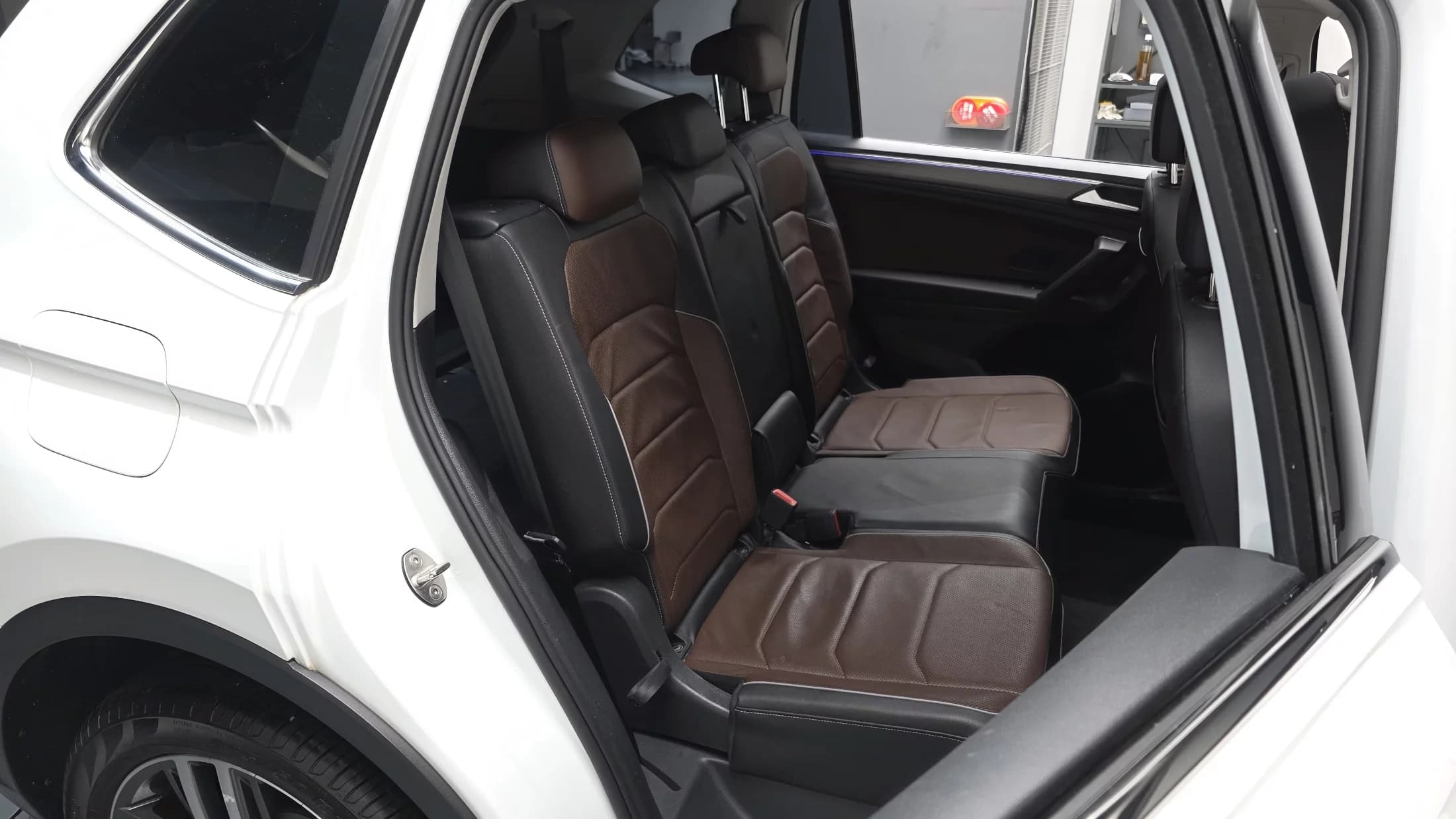 Volkswagen TIGUAN 2.0 TSI Prestige, 2023 г. 12136 км. — фото 10
