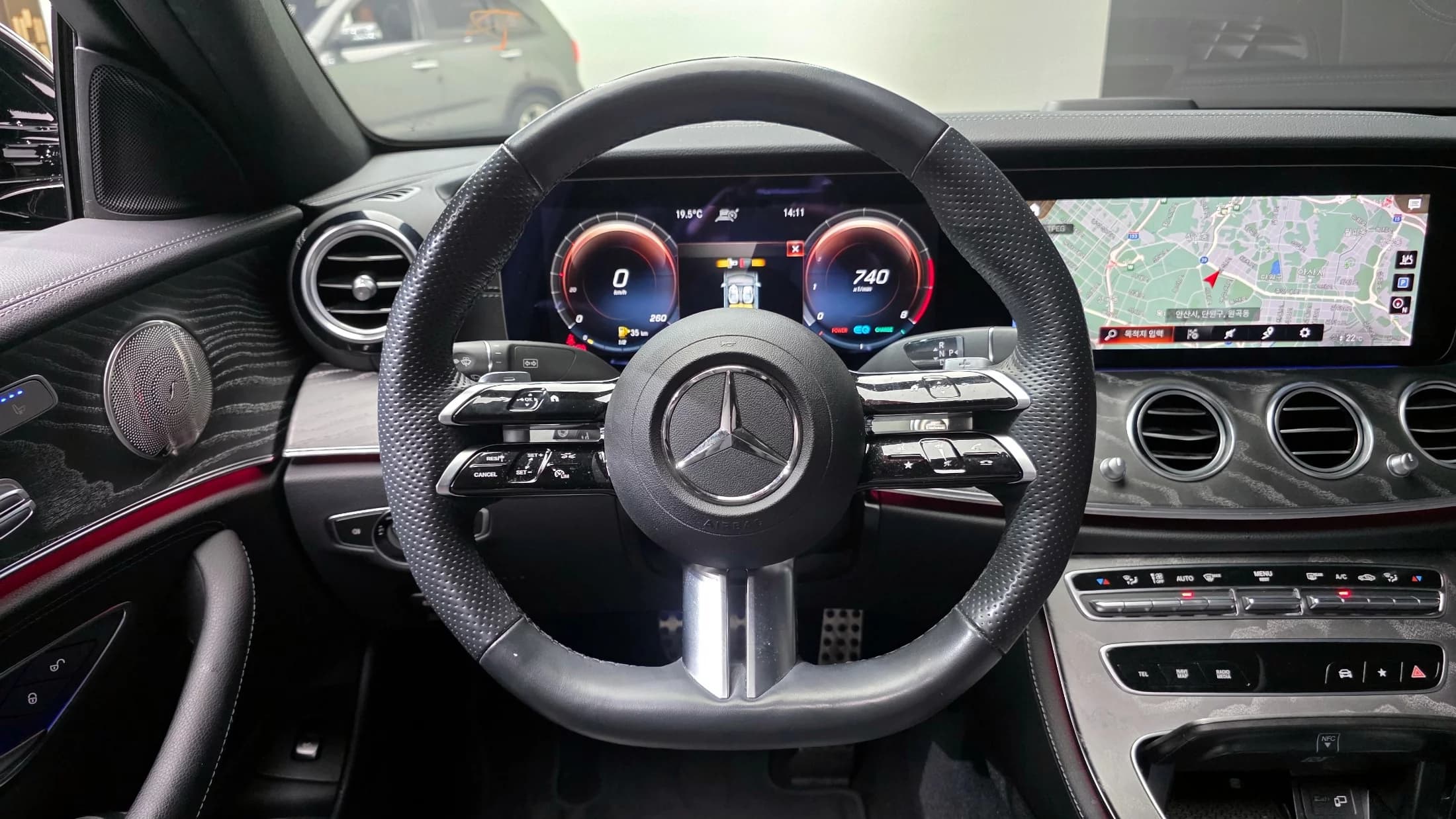 Mercedes-Benz E-Class E350 4MATIC AMG Line, 2022 г. 26045 км. — фото 13