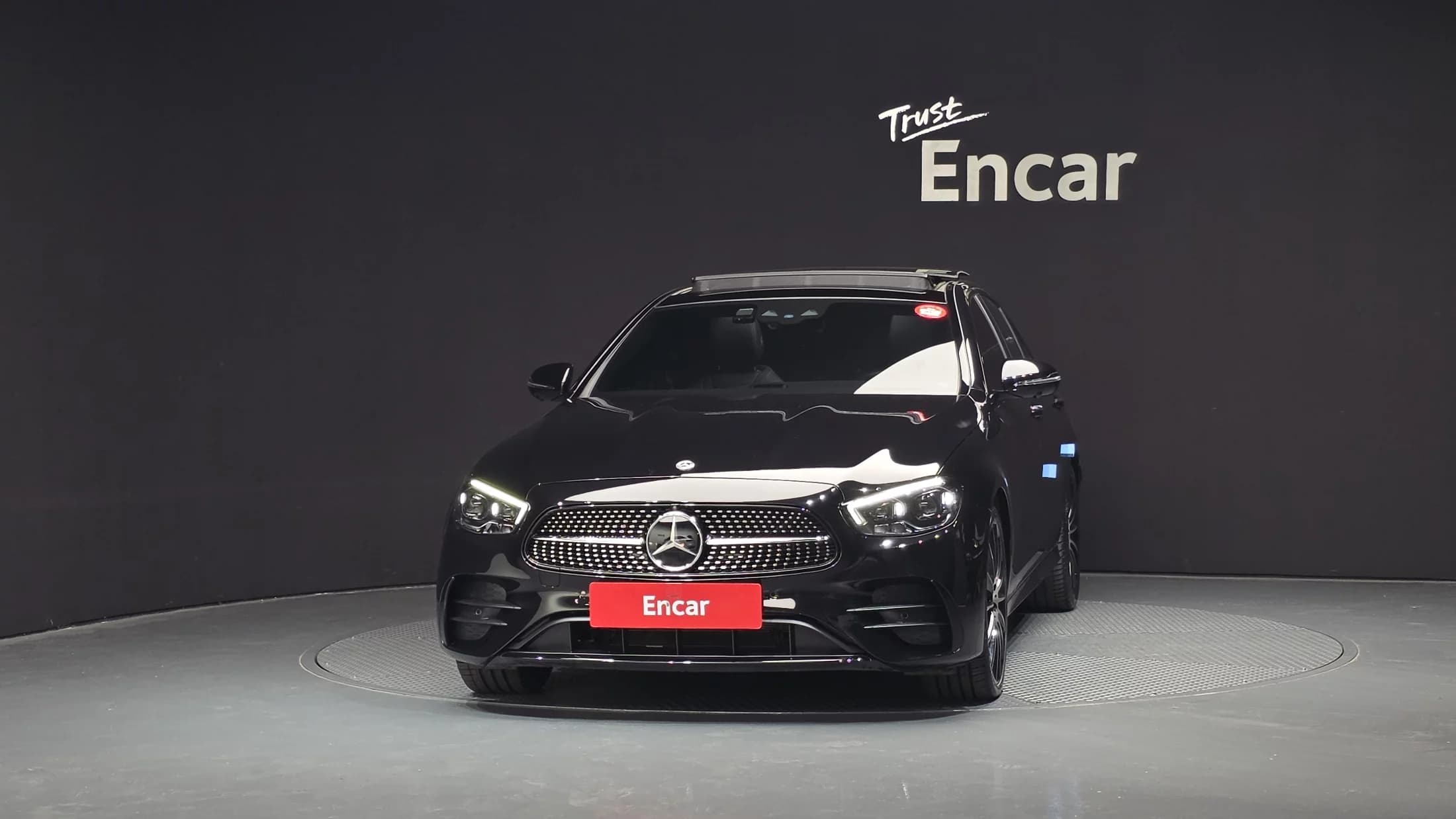 Mercedes-Benz E-Class E350 4MATIC AMG Line, 2022 г. 26045 км. — фото 3