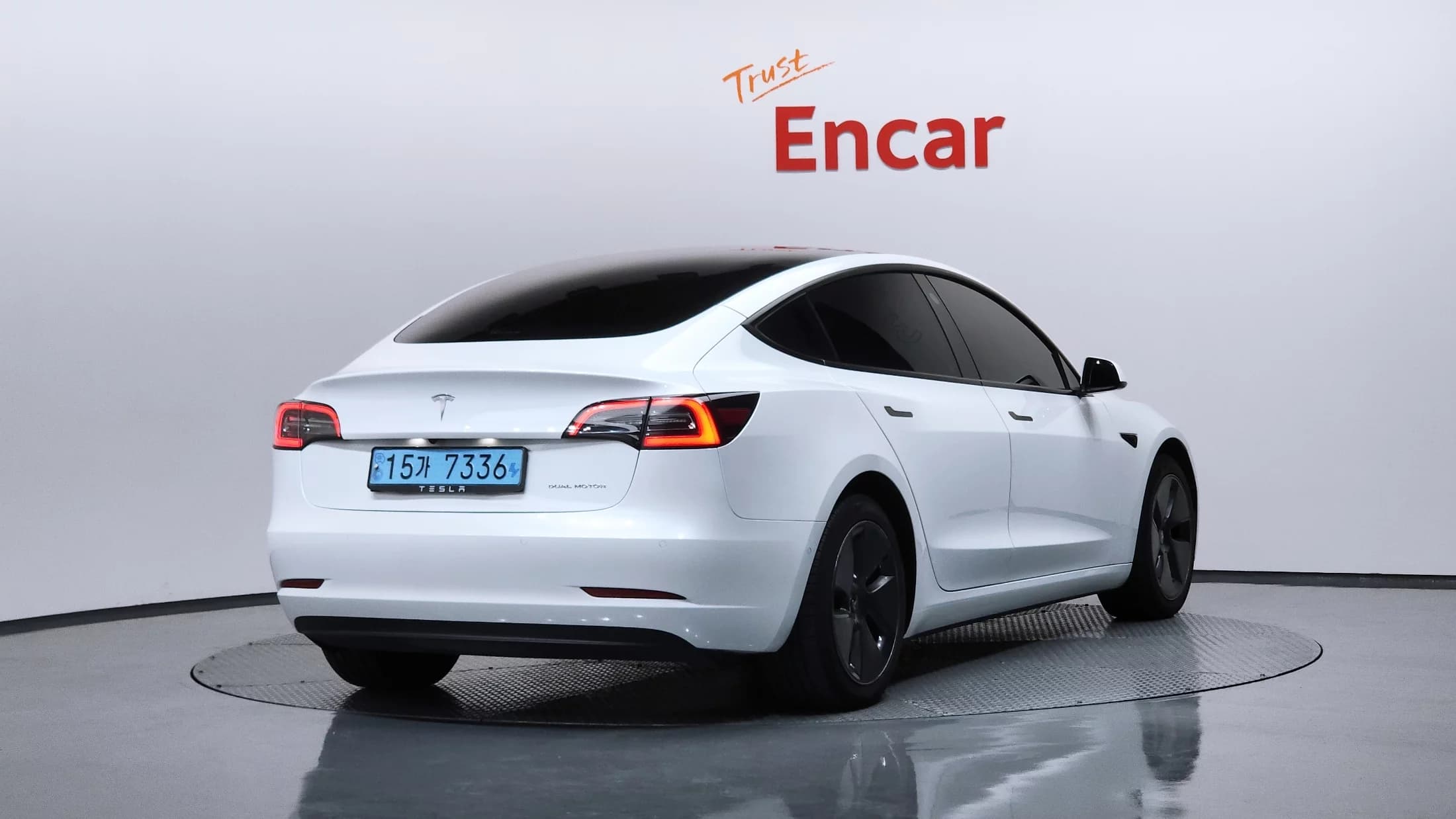 Tesla MODEL 3 Long Range, электромобиль, 2022 г. 97358 км. — фото 2