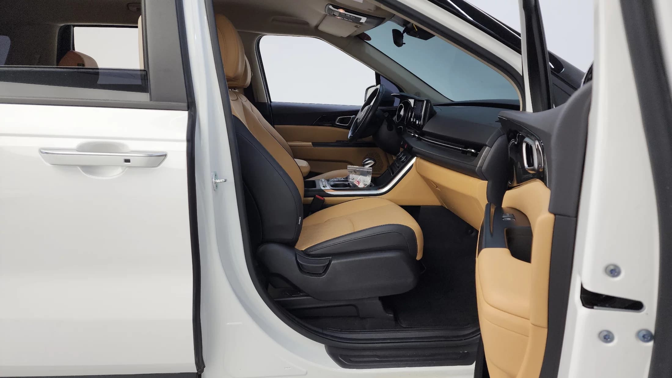 Kia Carnival 9-Seater Prestige, 2022 г. 101502 км. — фото 11