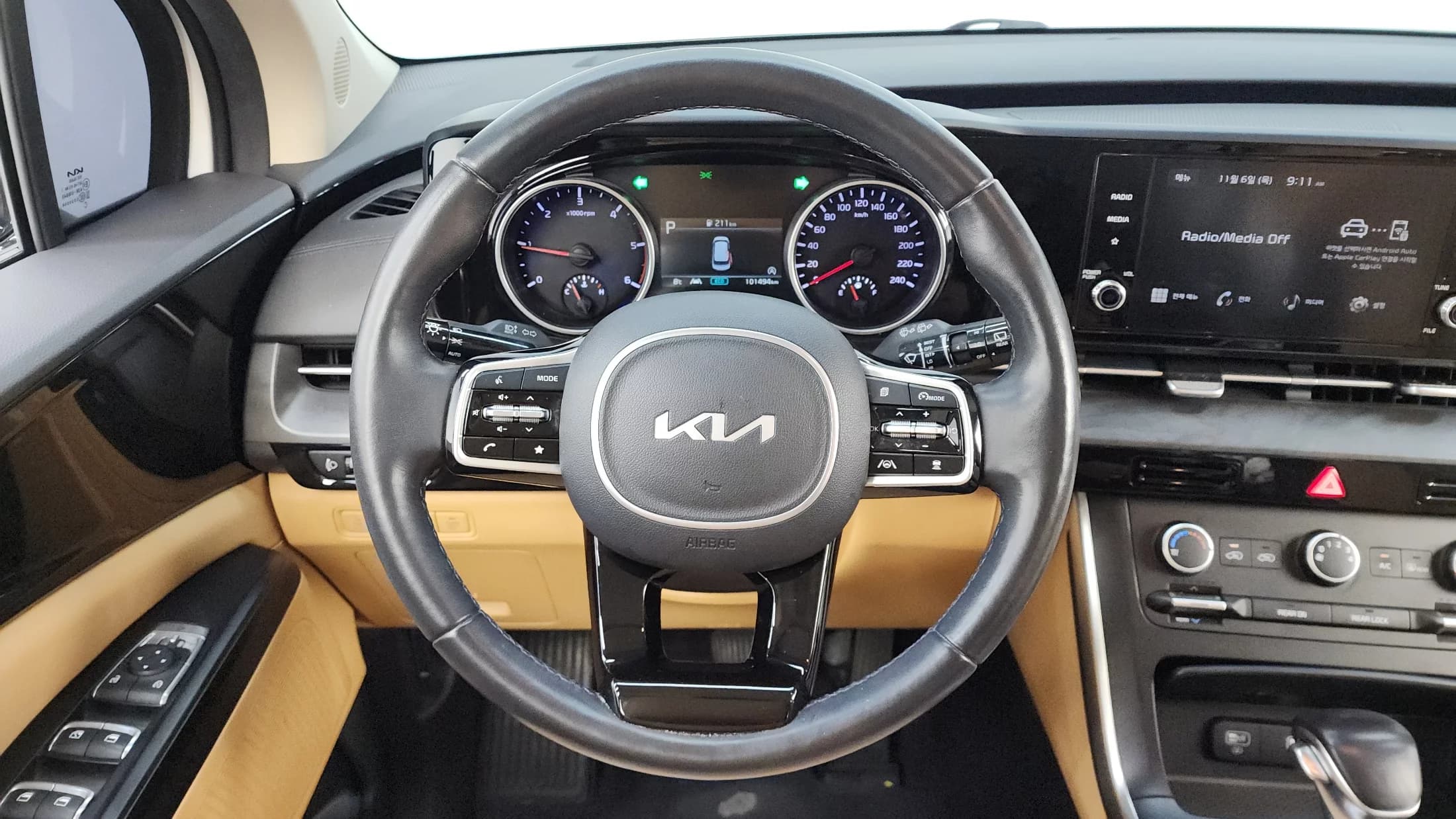 Kia Carnival 9-Seater Prestige, 2022 г. 101502 км. — фото 13